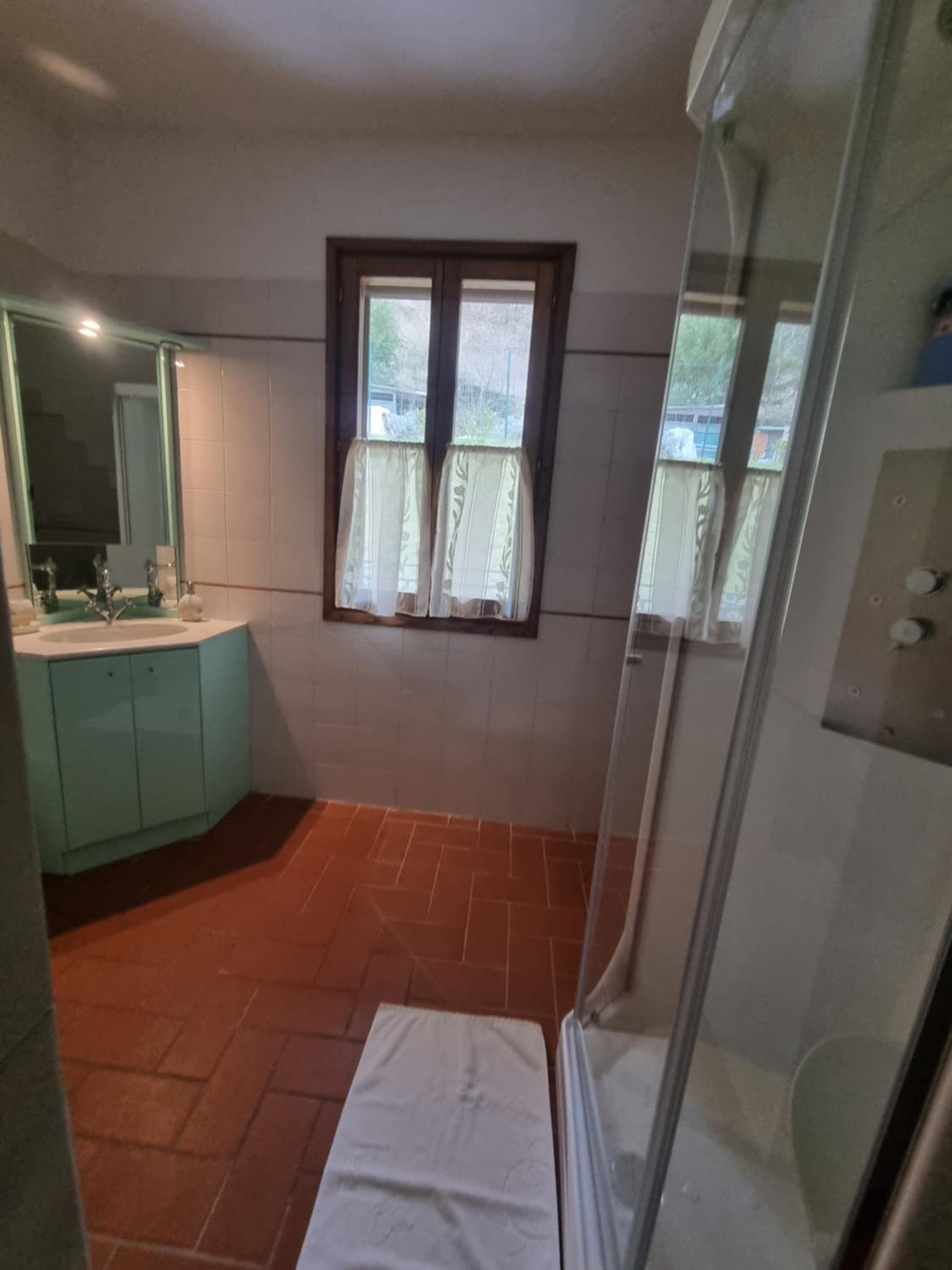 Large Double Room - Photo 2