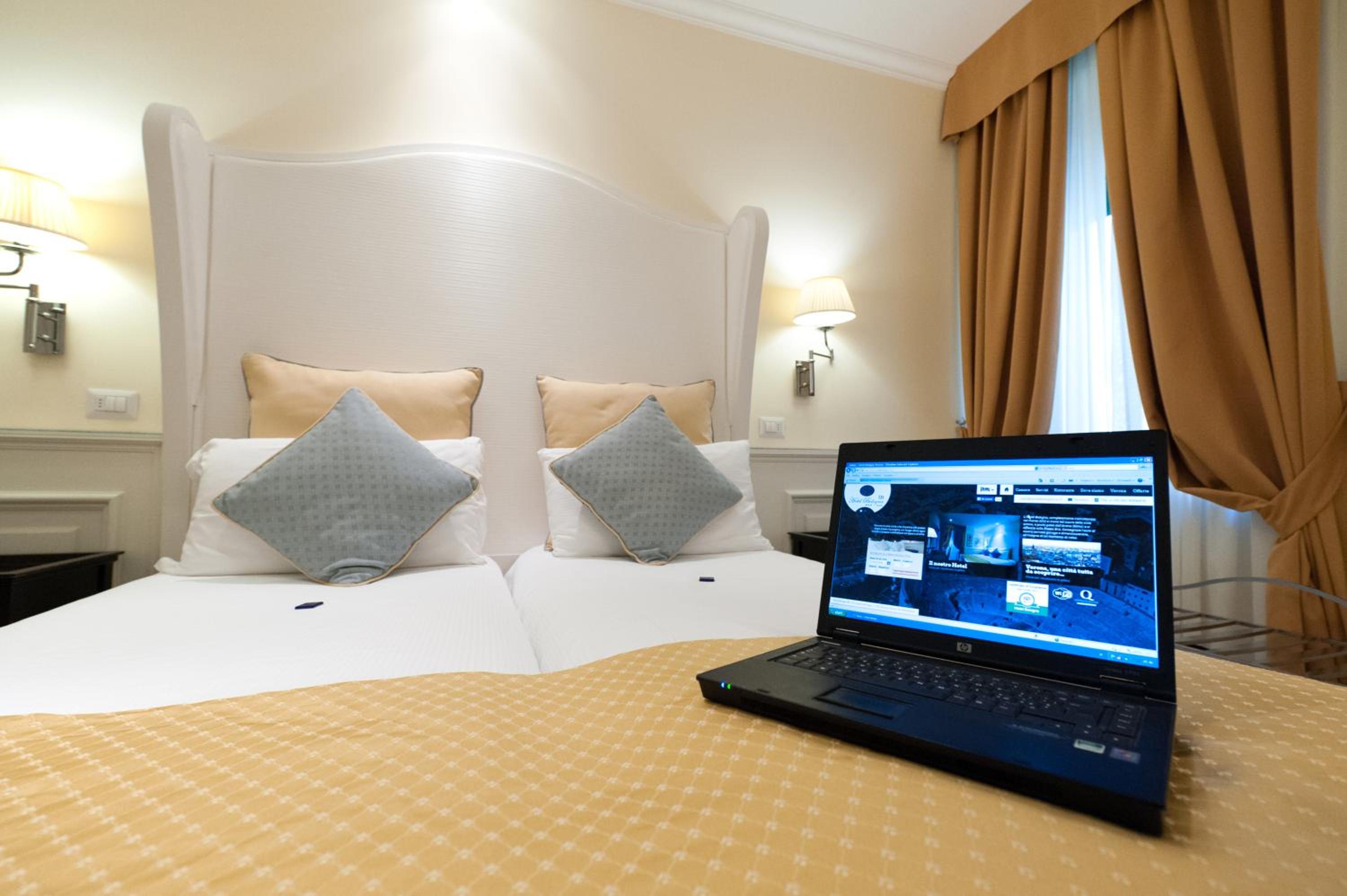 Double or Twin Room - Photo 5