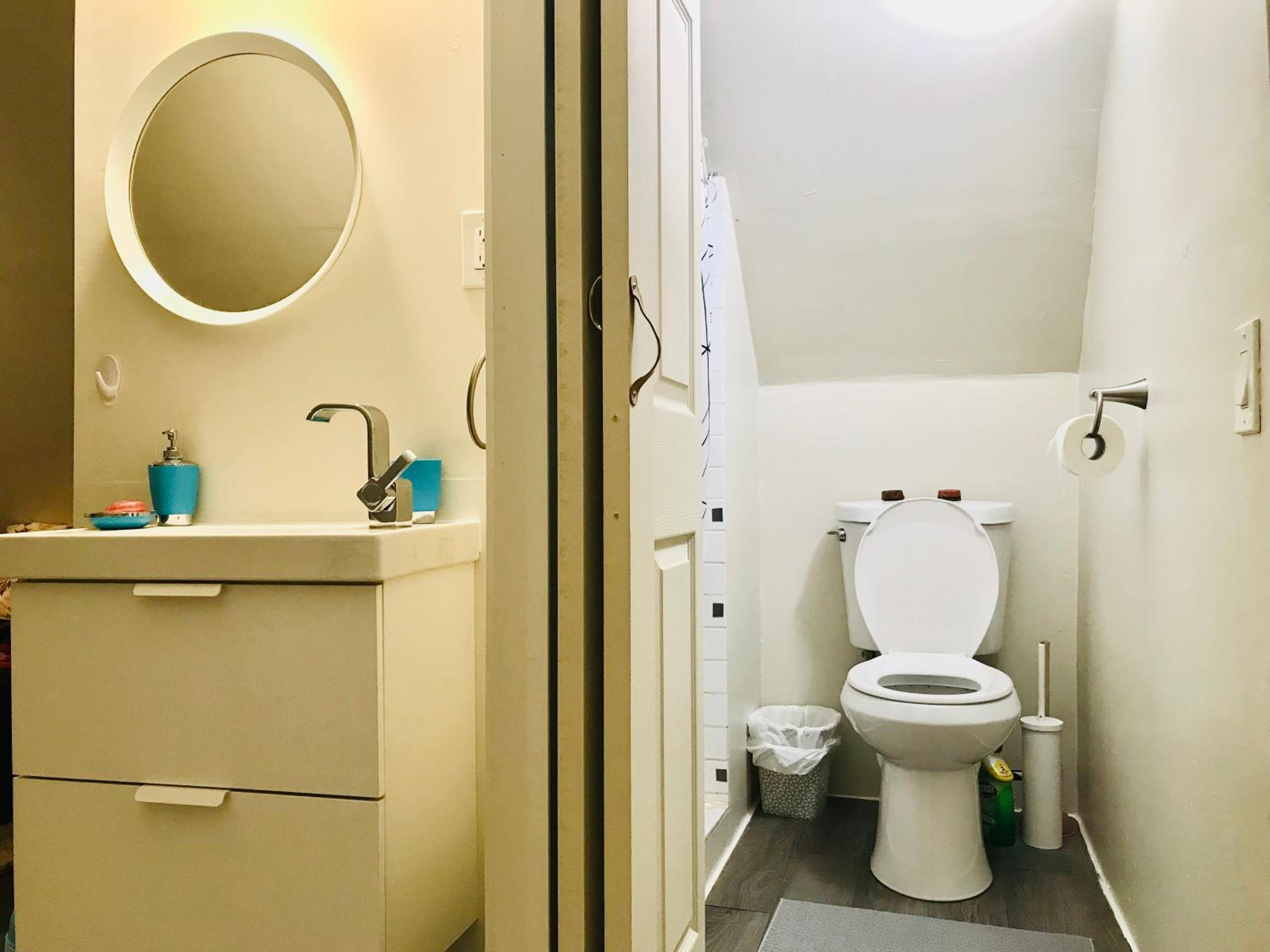 Deluxe Queen Room - Photo 17