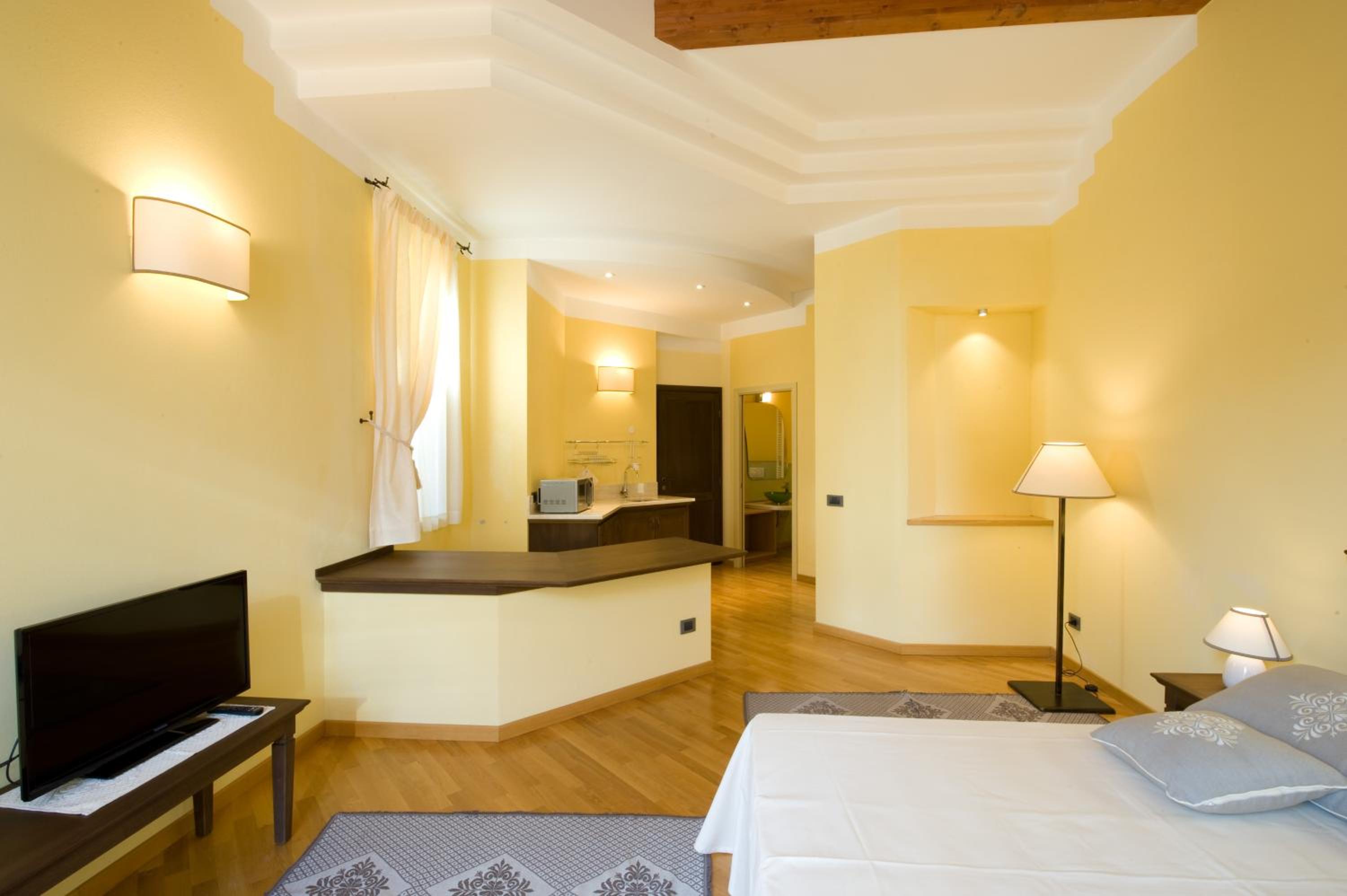 Double Room - Photo 2