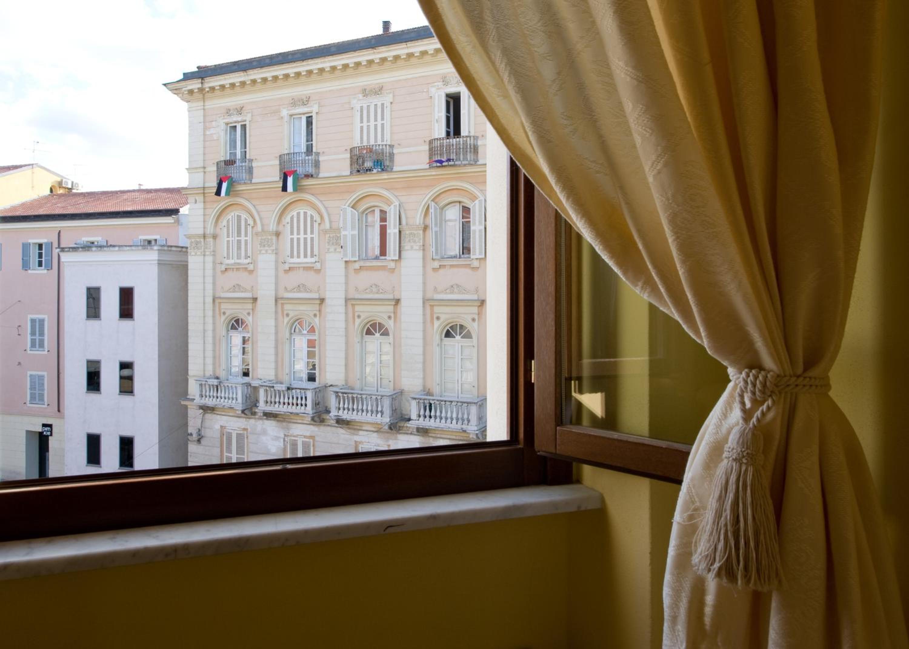 Double Room - Photo 10