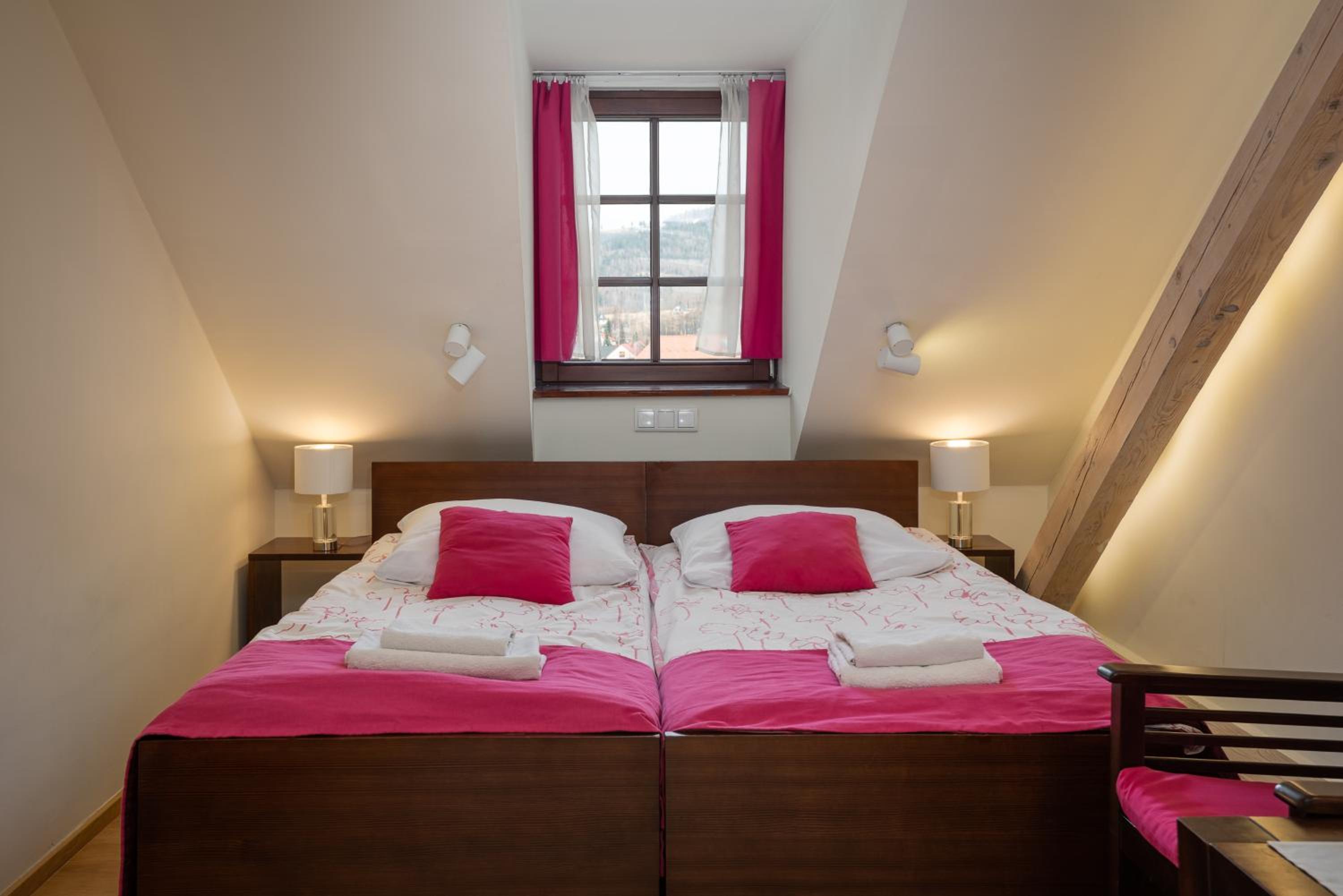 Duplex Quadruple Room - Photo 4