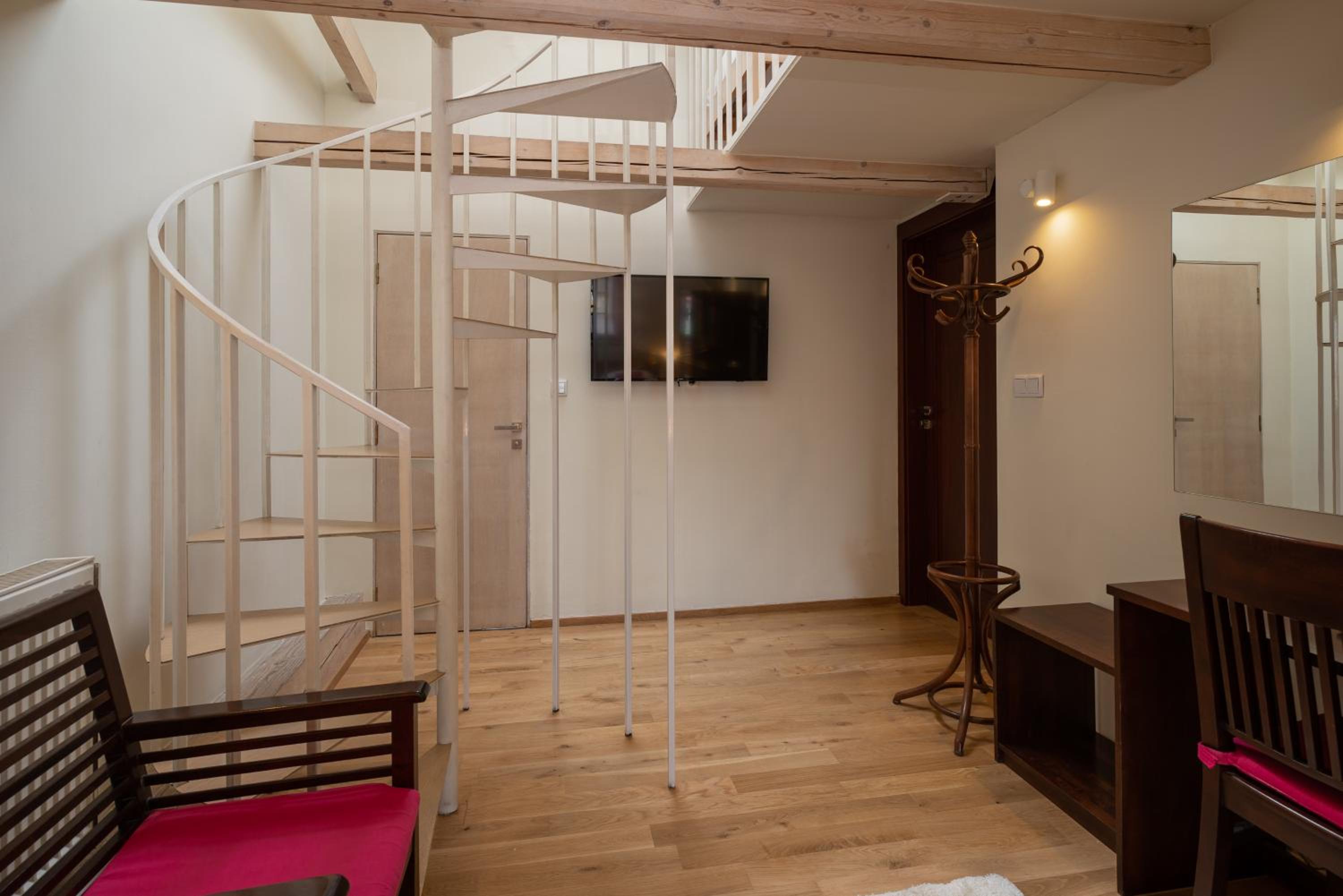 Duplex Quadruple Room - Photo 2