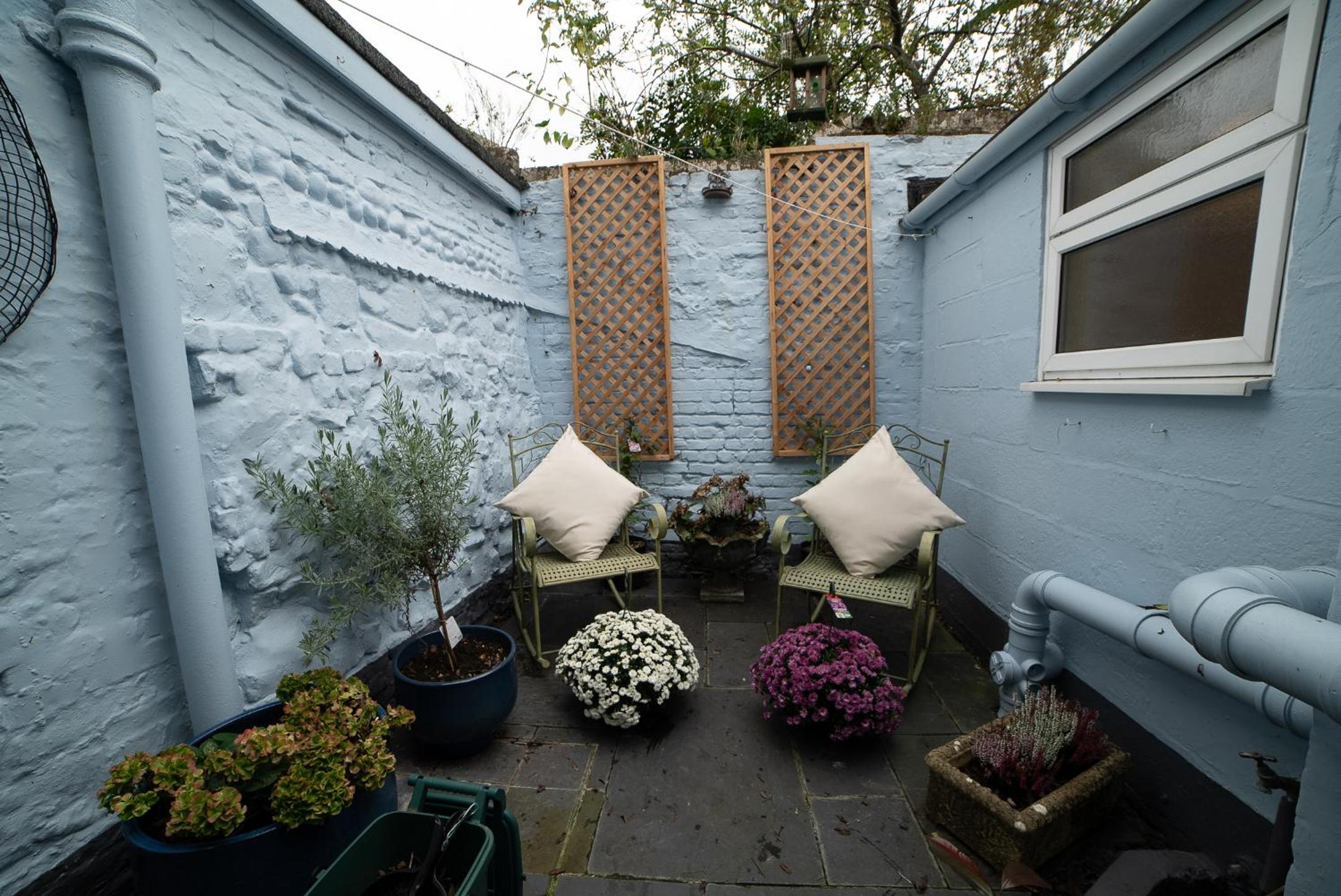 Two-Bedroom House - Photo 3