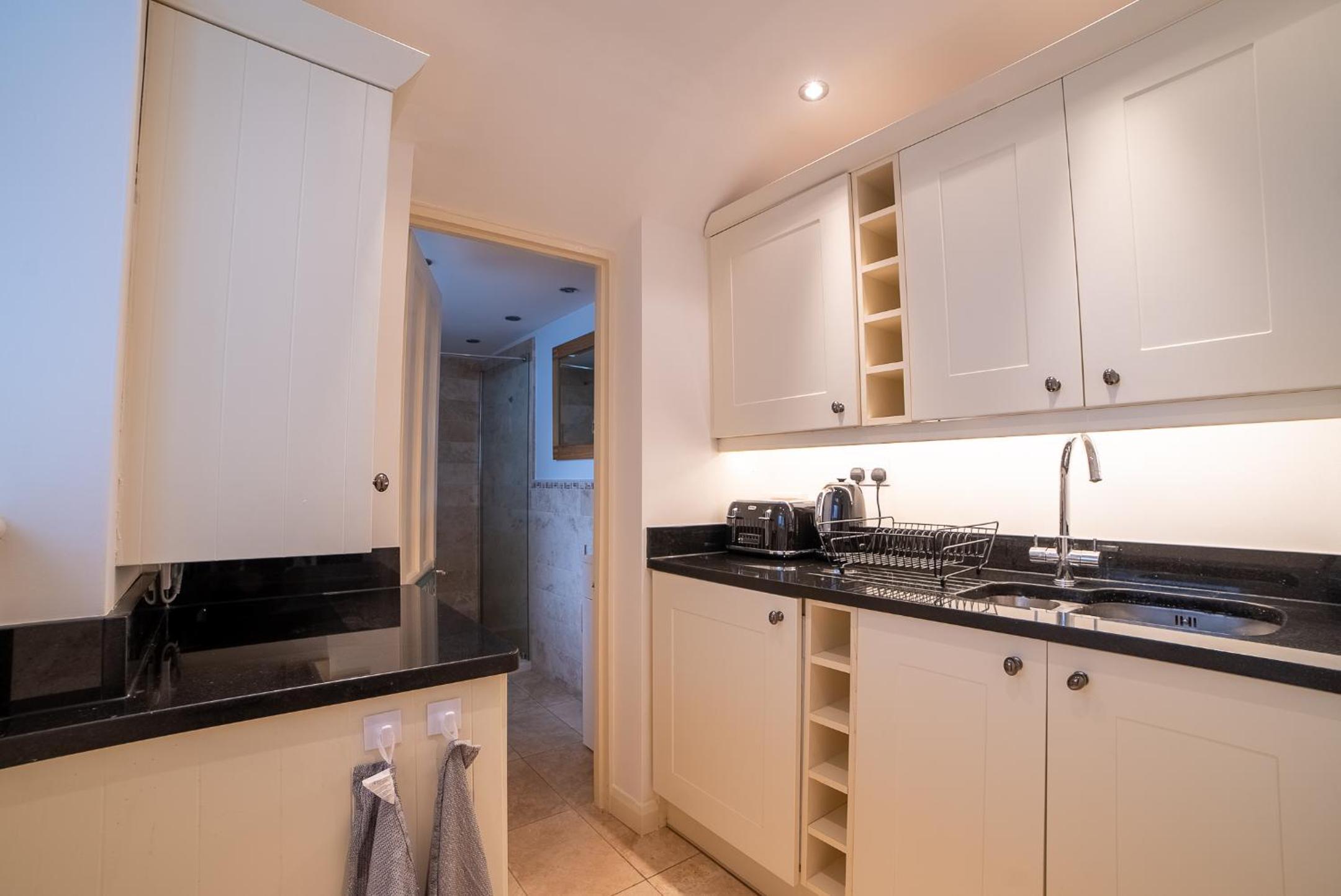 Two-Bedroom House - Photo 12