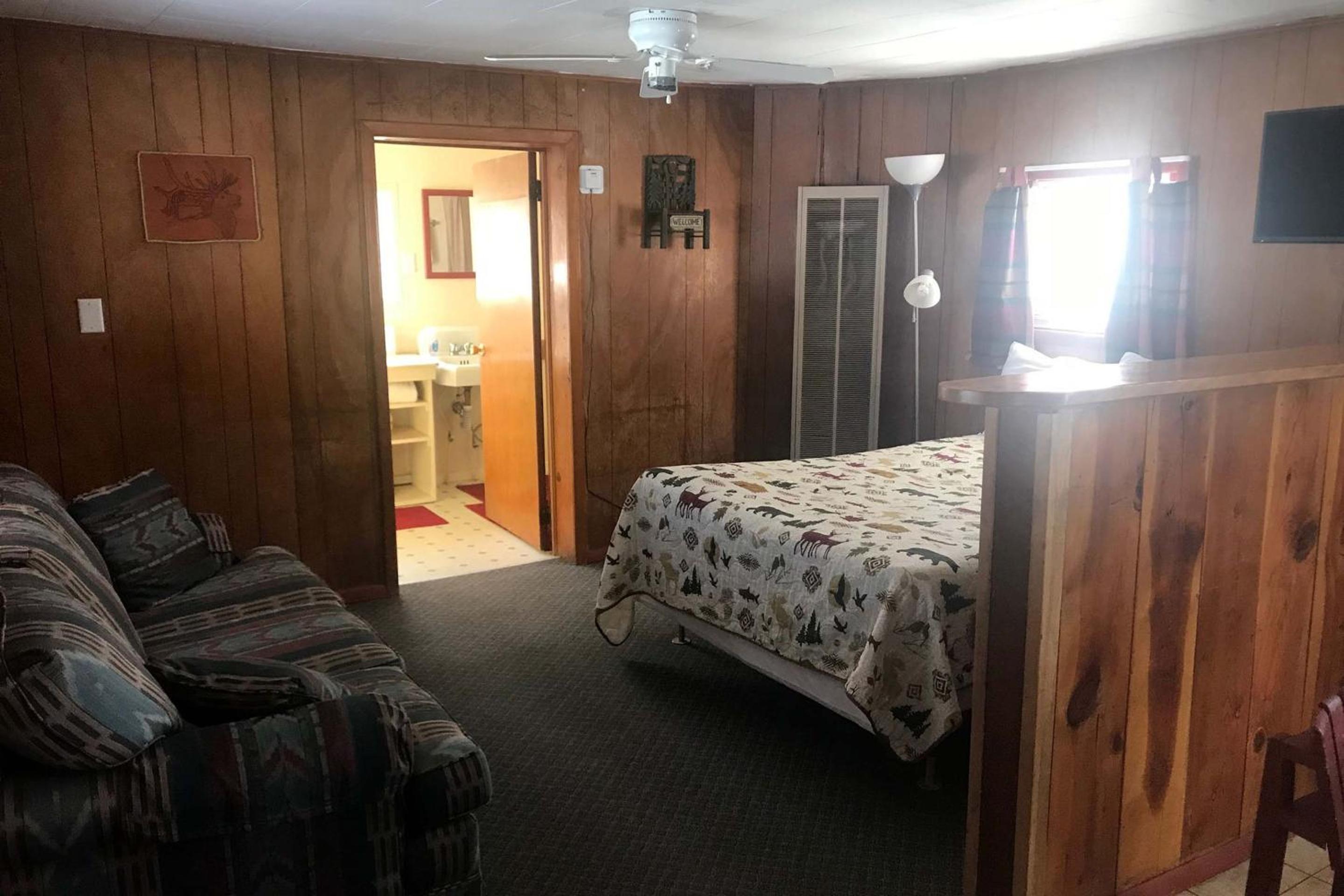 Standard Three Double Cabin photo 2