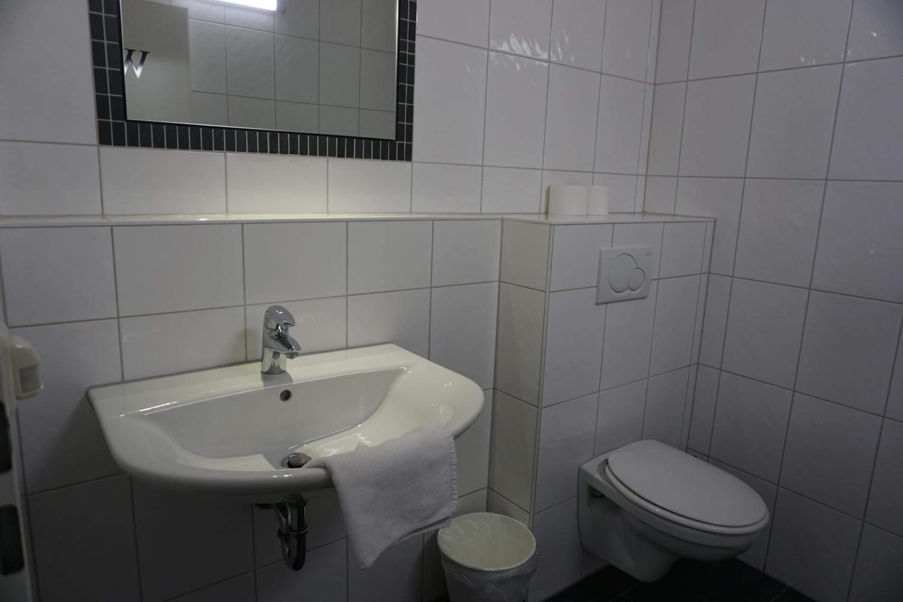 6-Bed Male Dormitory Room photo 2