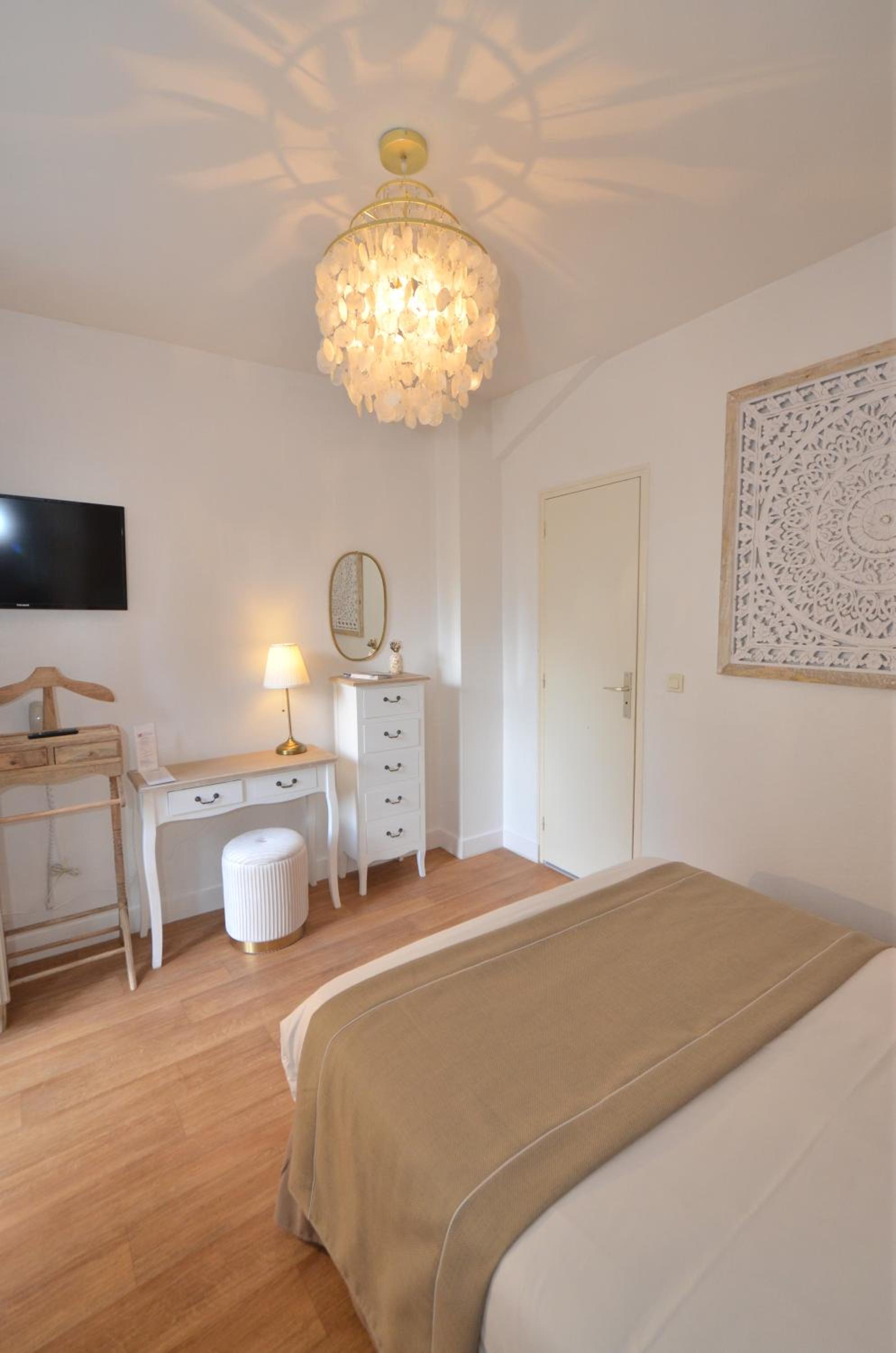 Double Room - Photo 4