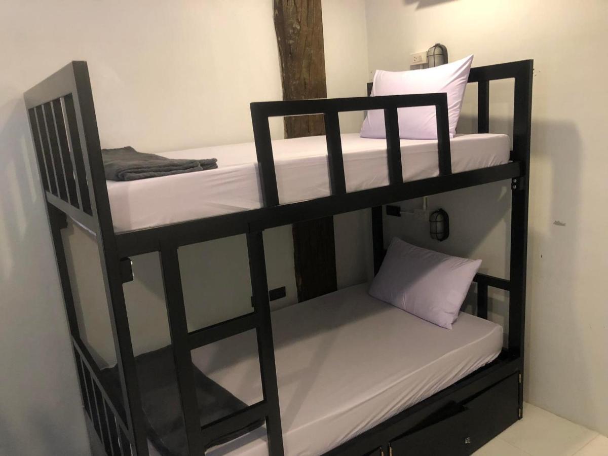Bed in 4-Bed Mixed Dormitory Room photo 2