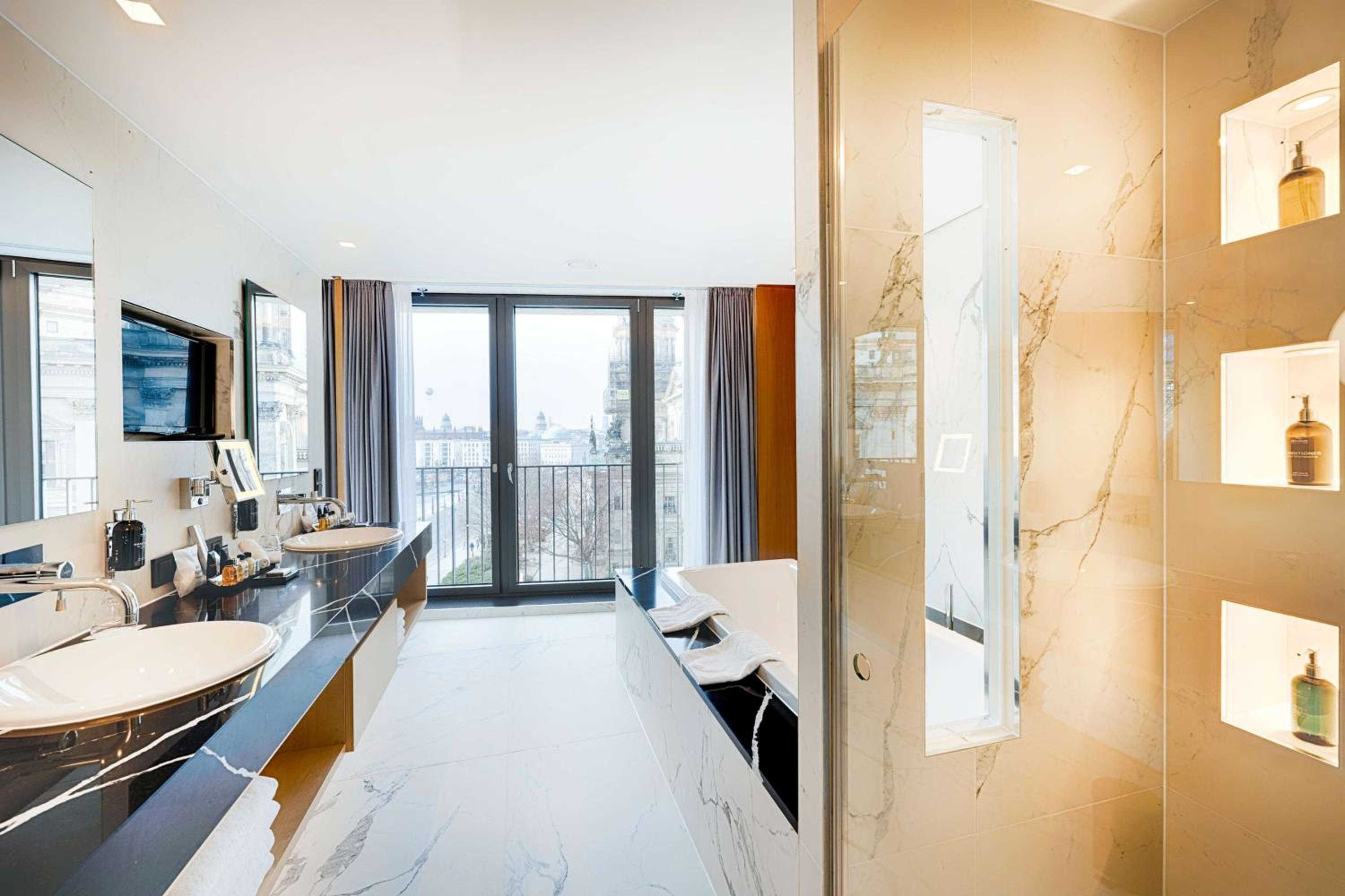Suite Suite