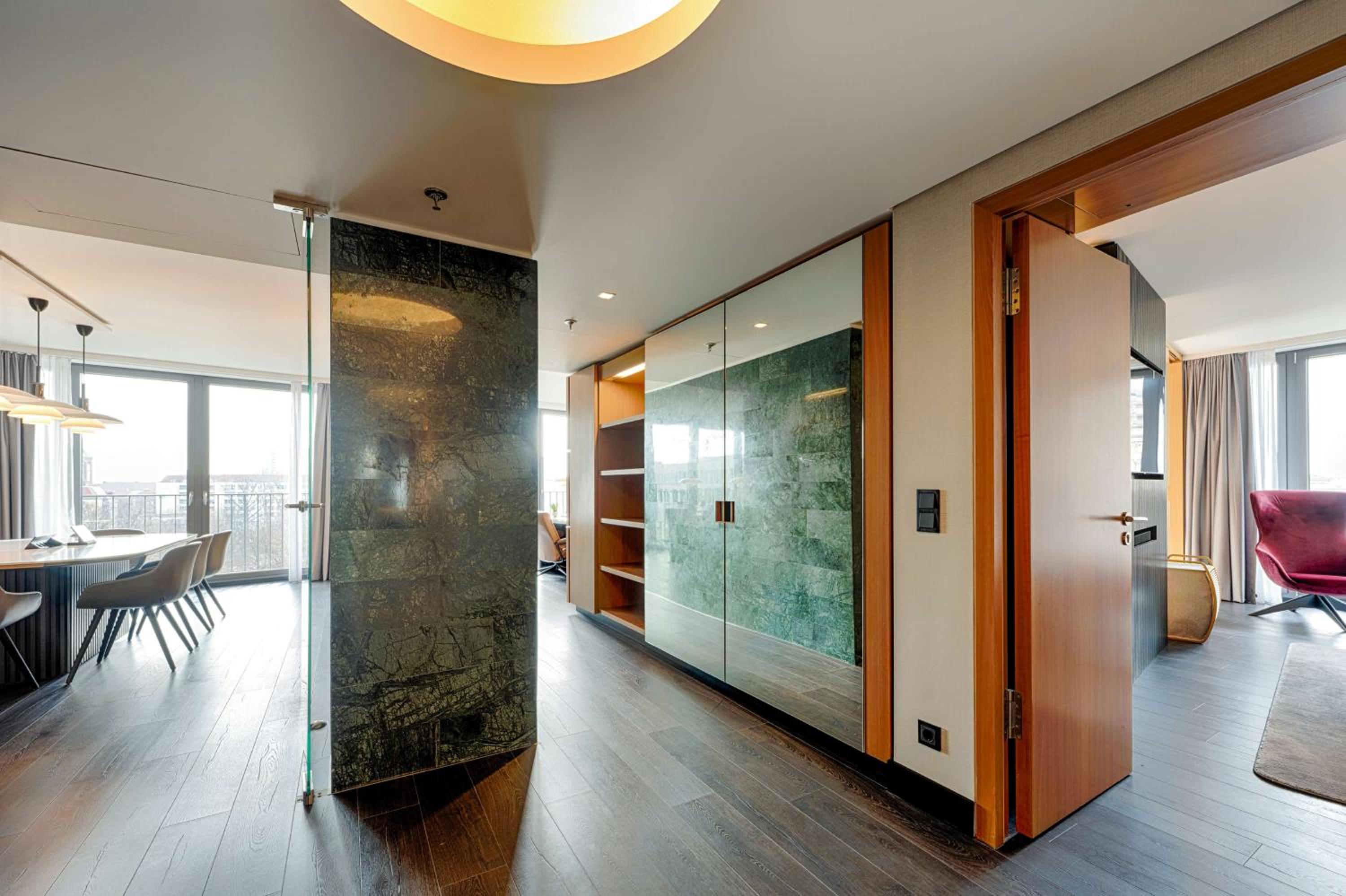 Suite Suite