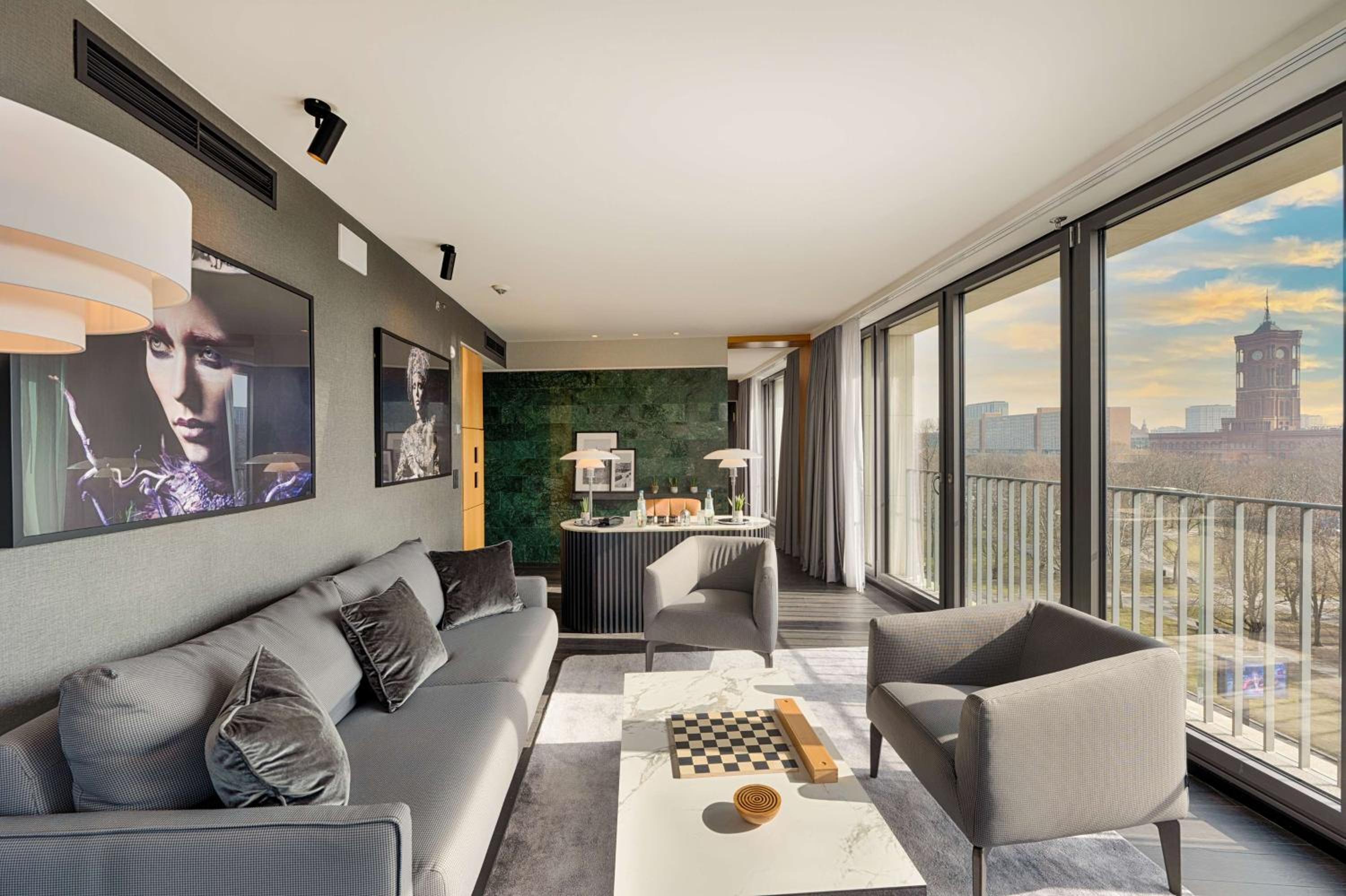 Suite Suite