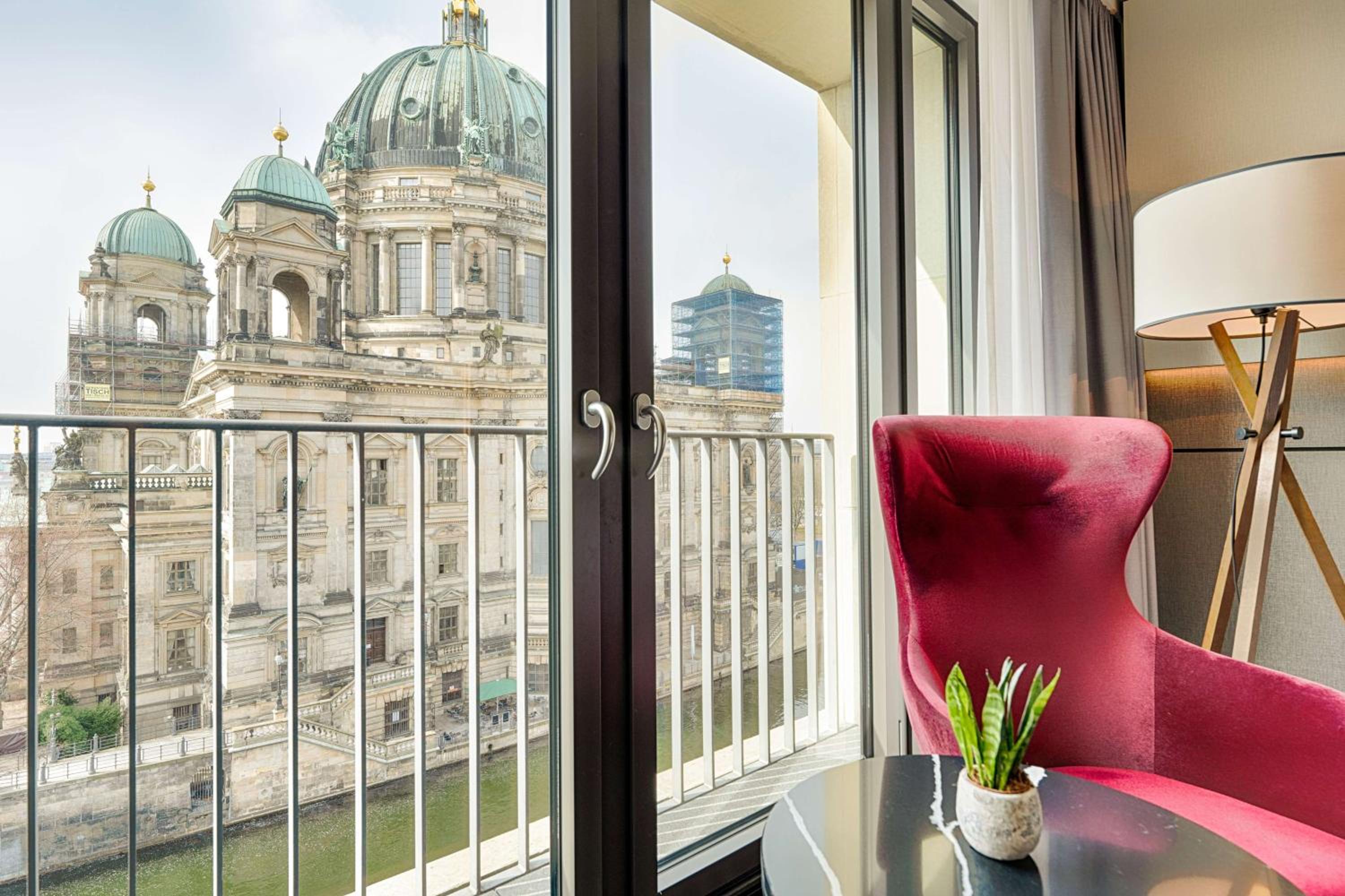 Collection Premium with Cathedral View - Photo 5