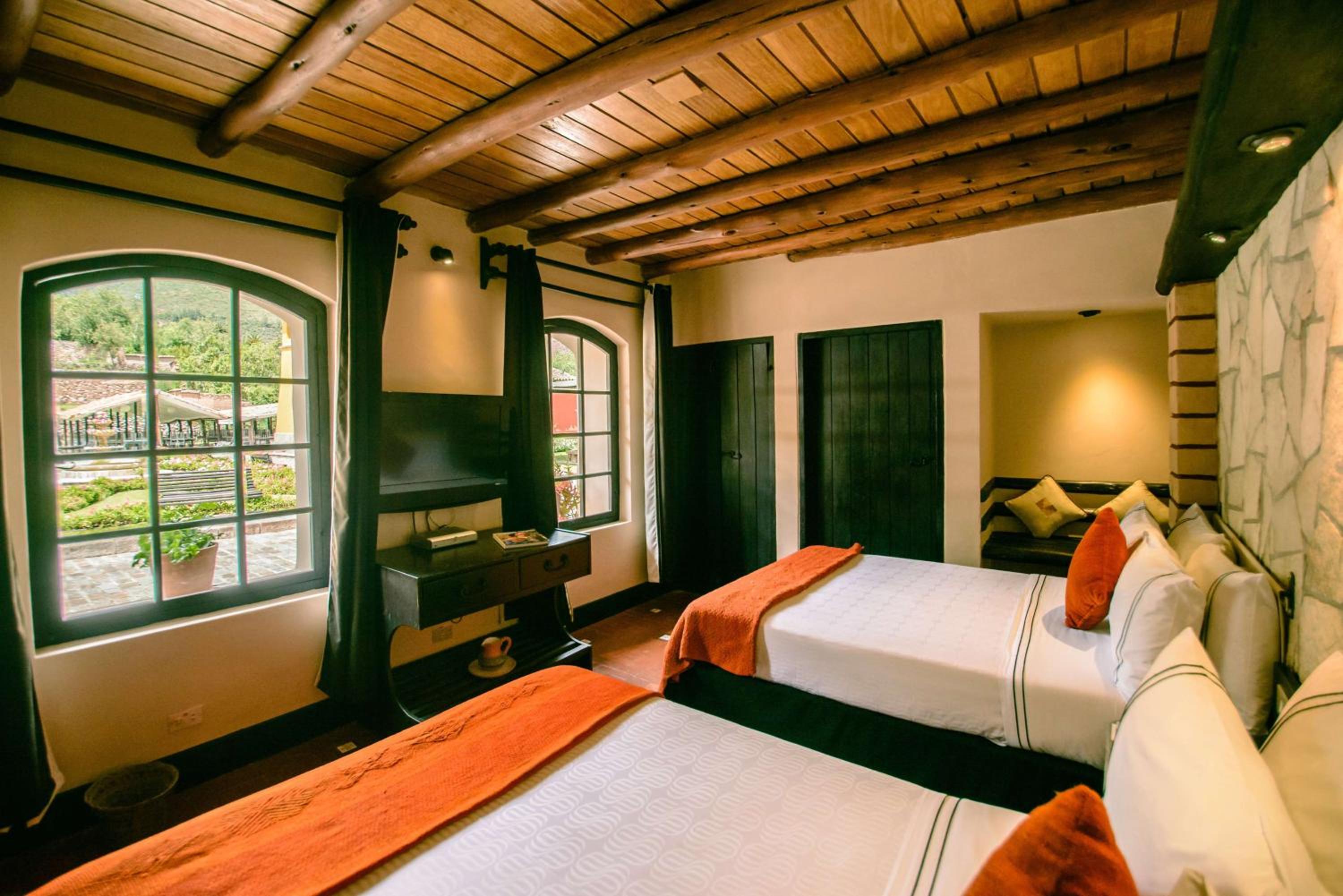 Standard Twin Room - Photo 4