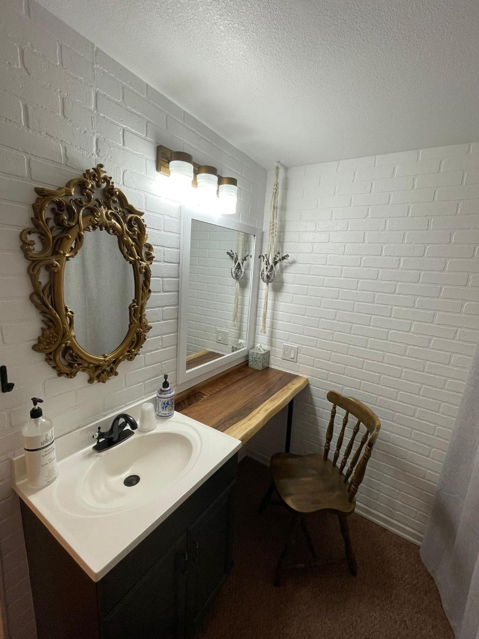 Double Room - Photo 8