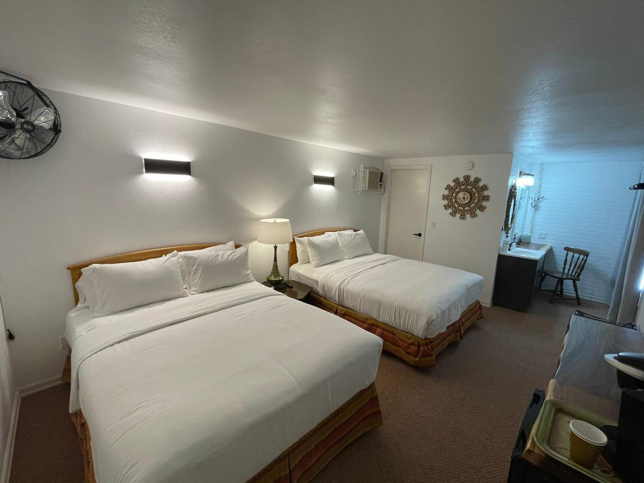 Double Room - Photo 10