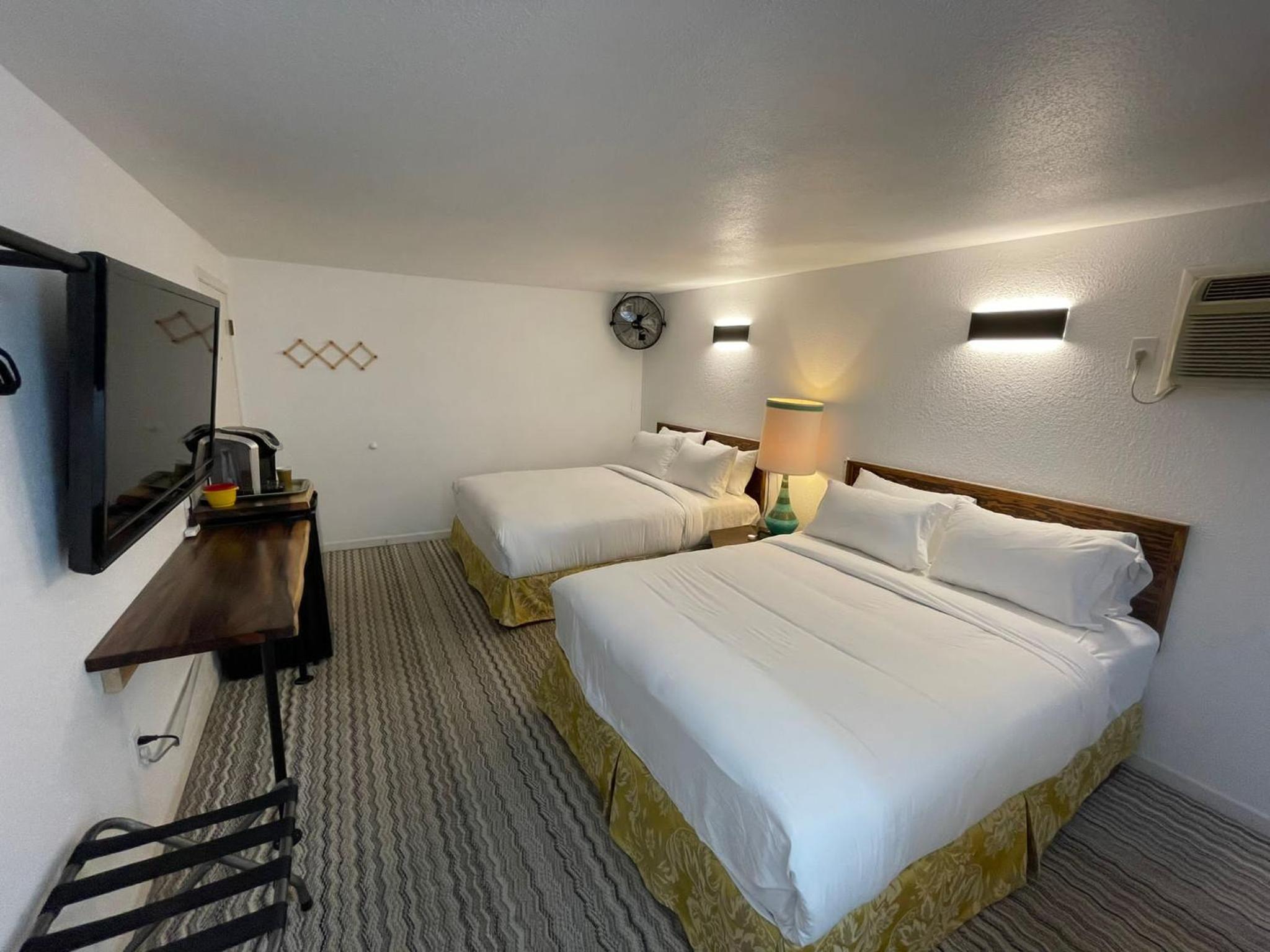 Double Room - Photo 12