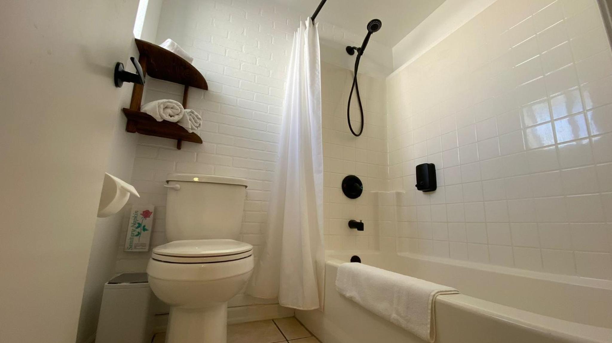 Double Room - Photo 4