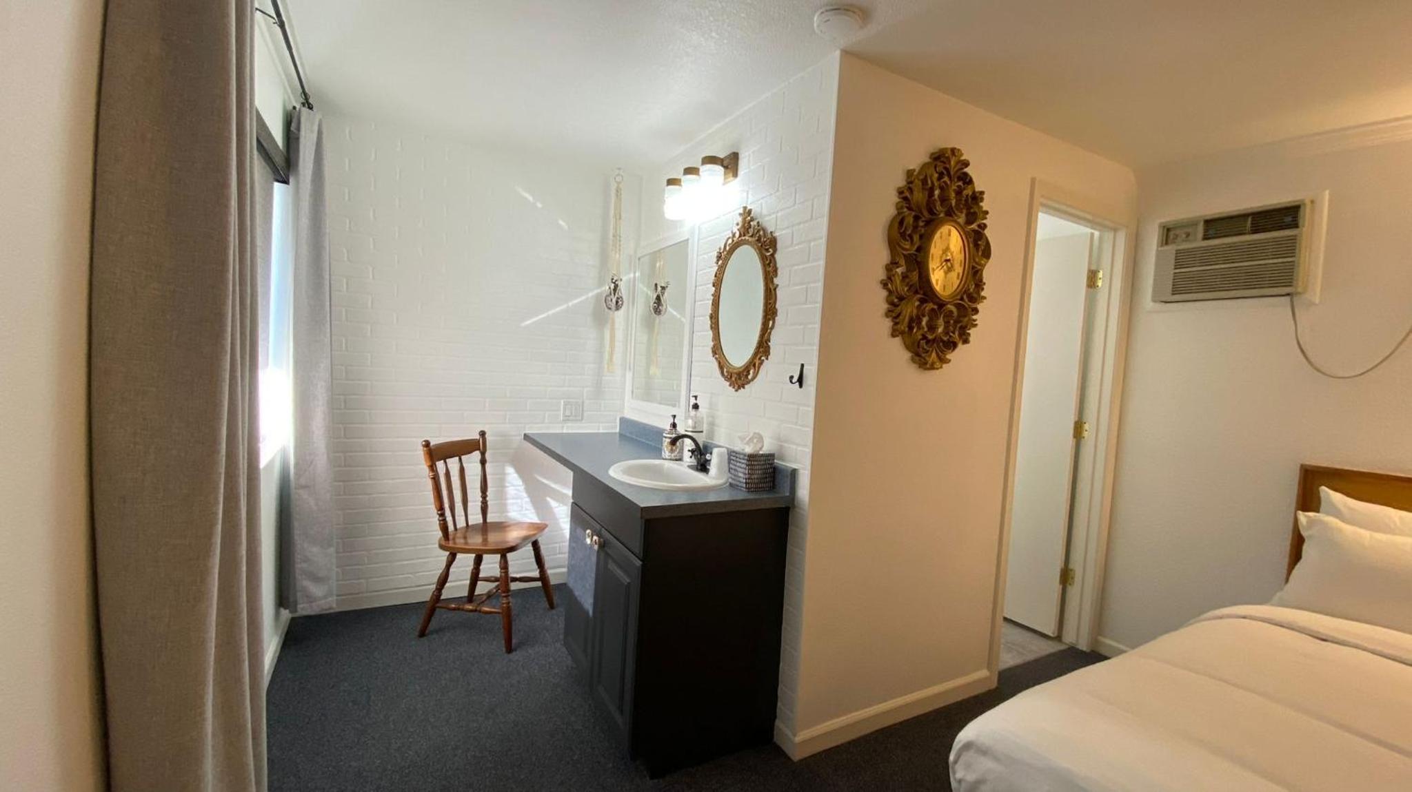Double Room - Photo 21