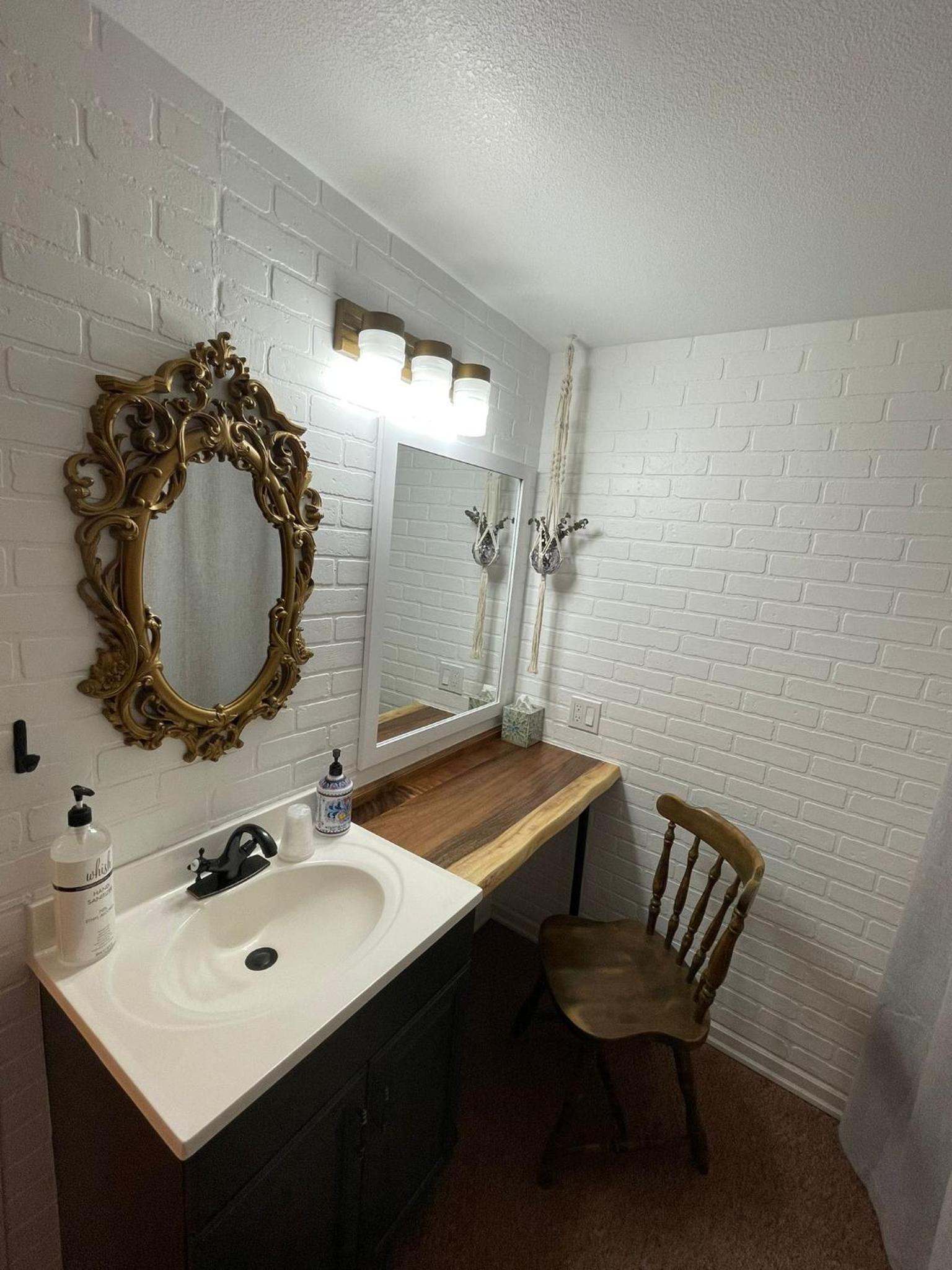 Double Room - Photo 9
