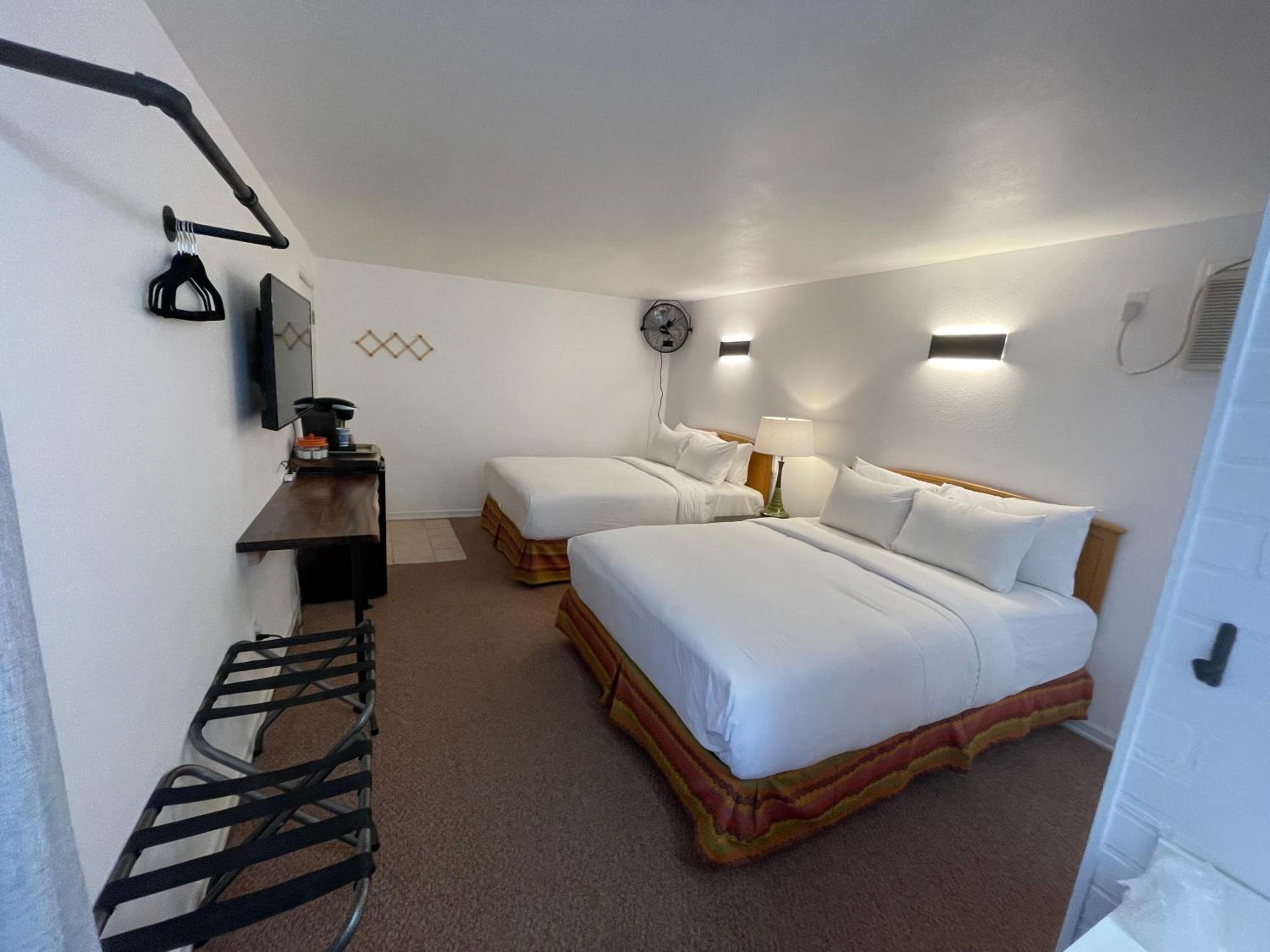 Double Room - Photo 26