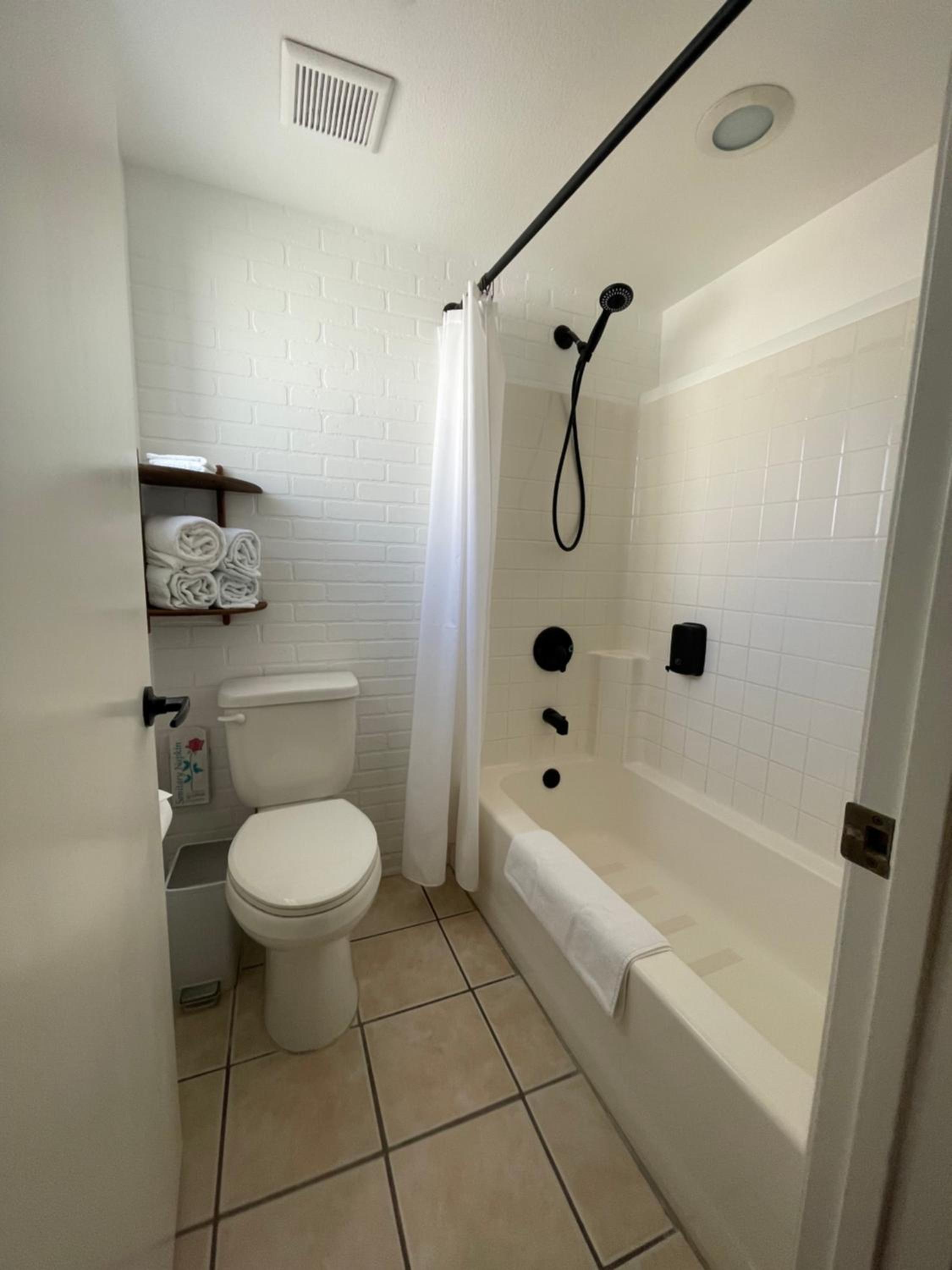 Double Room - Photo 30