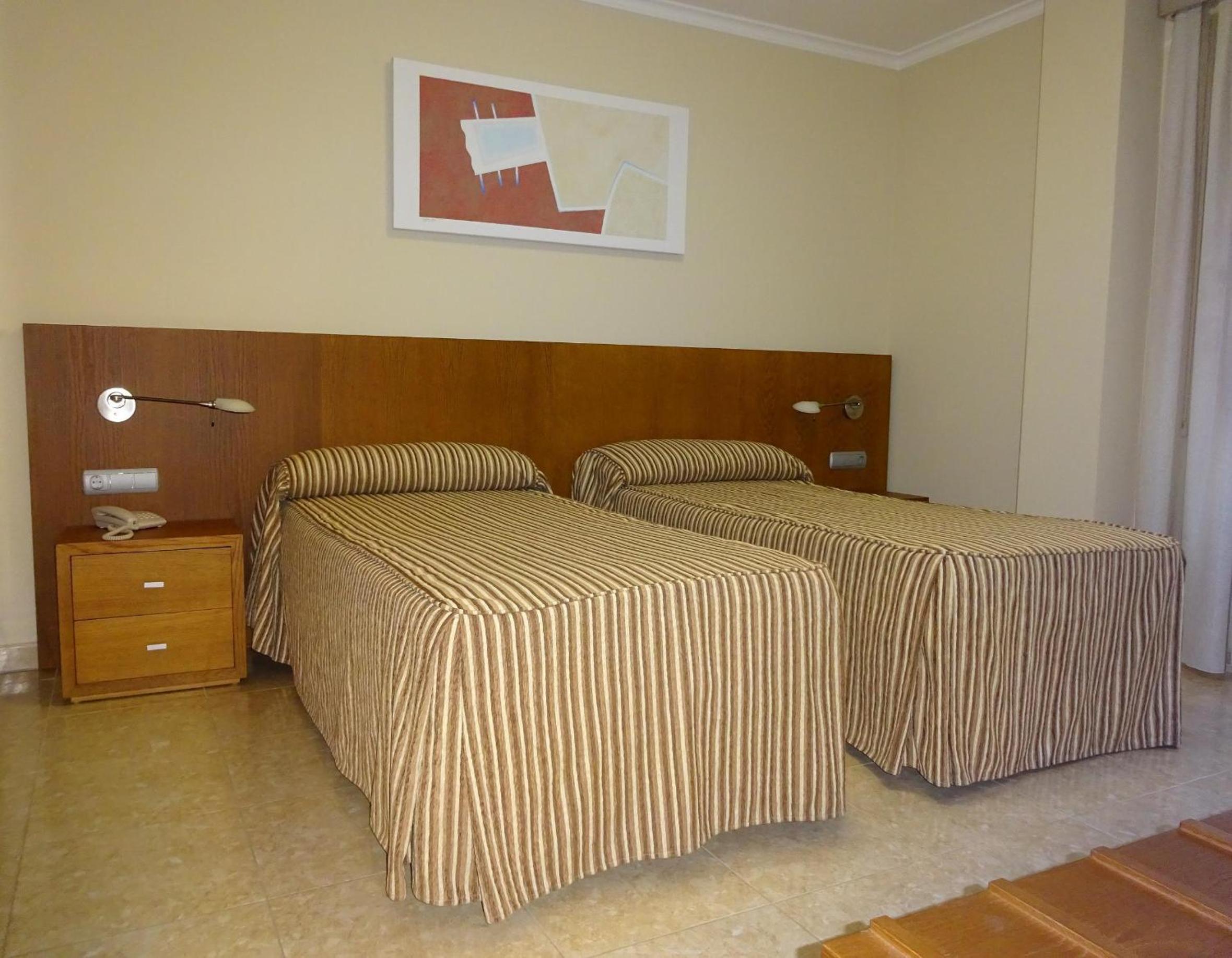 Twin Room - Photo 2