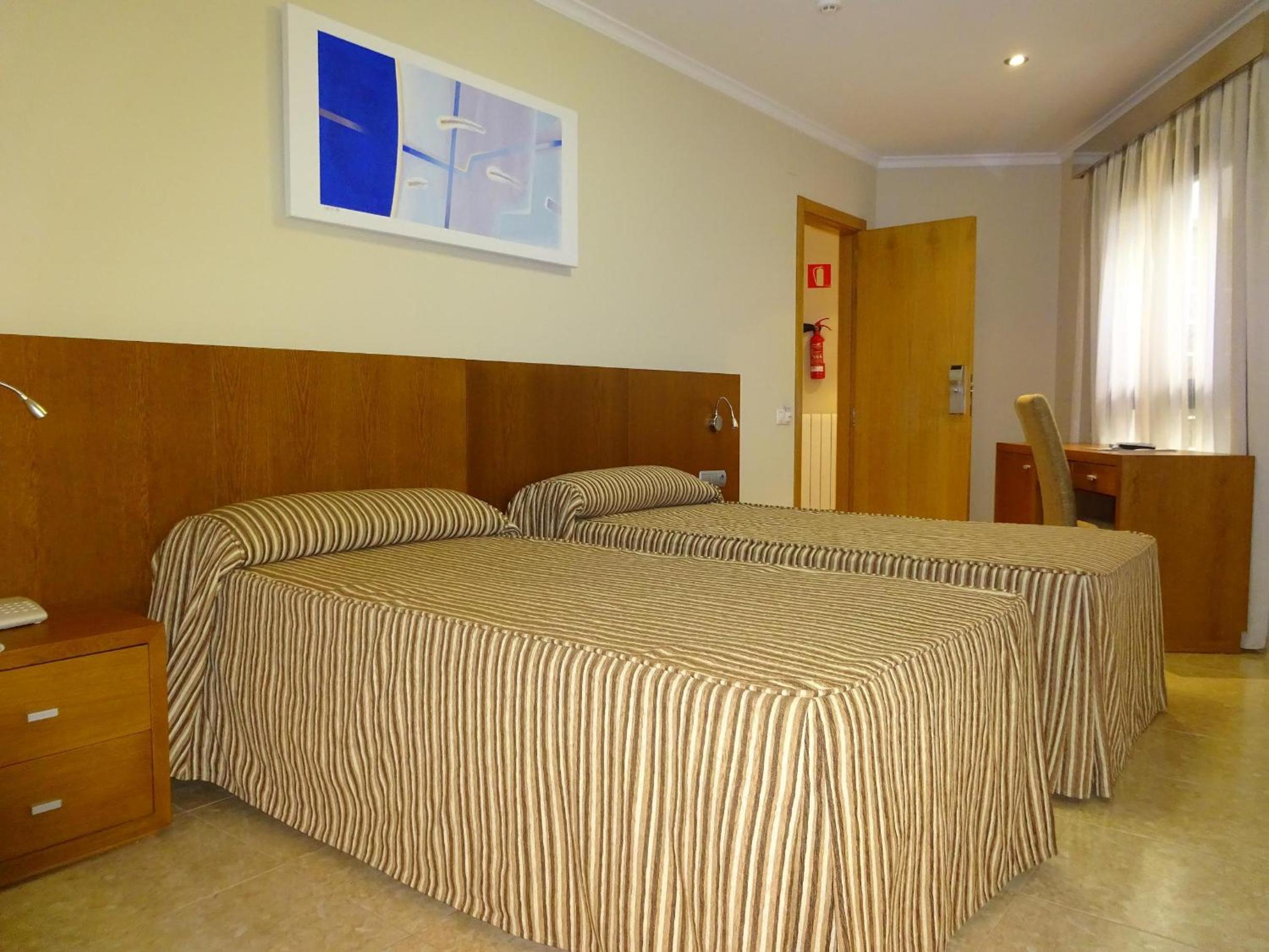 Twin Room - Photo 6