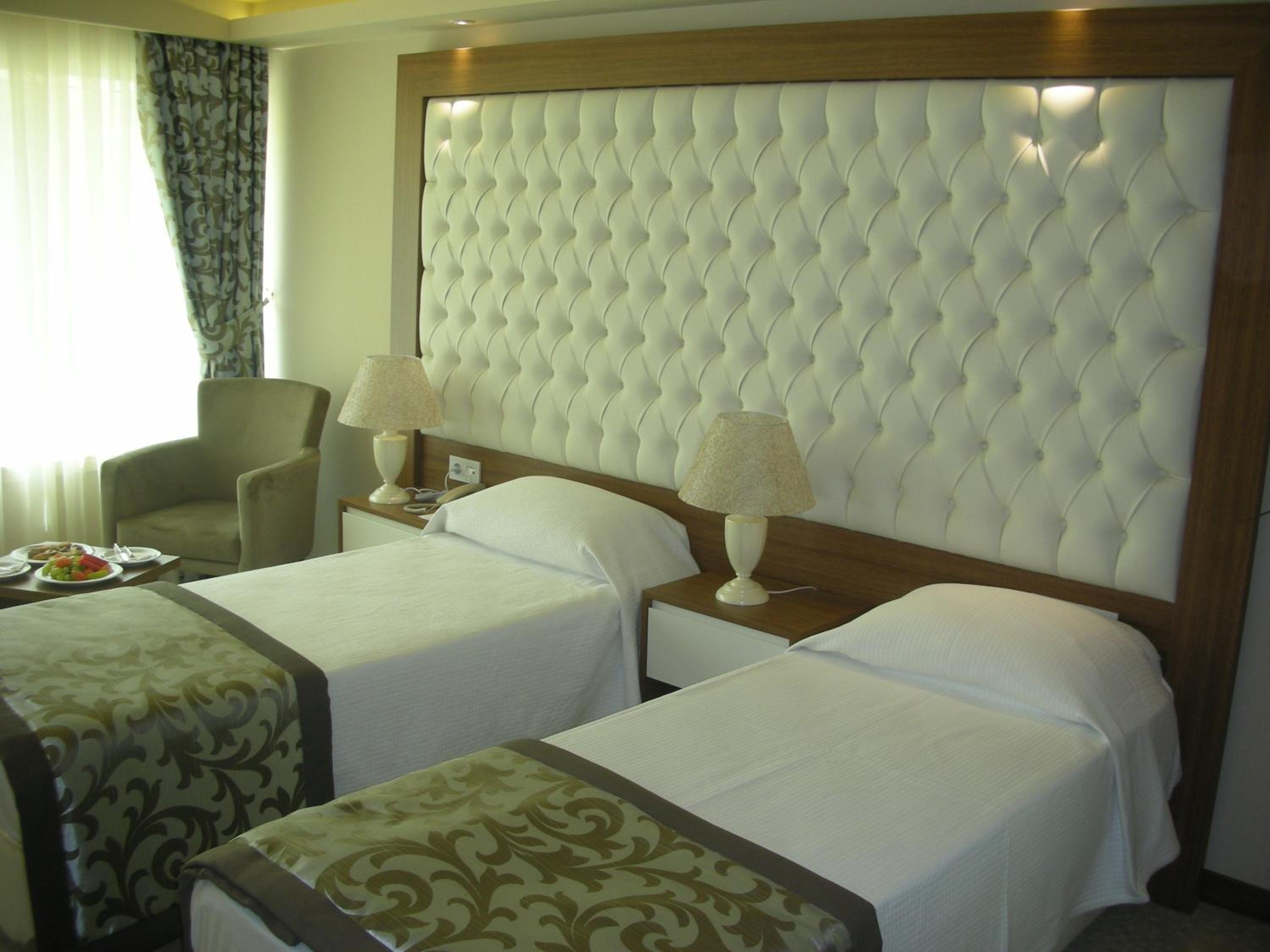 Twin Room - Photo 10