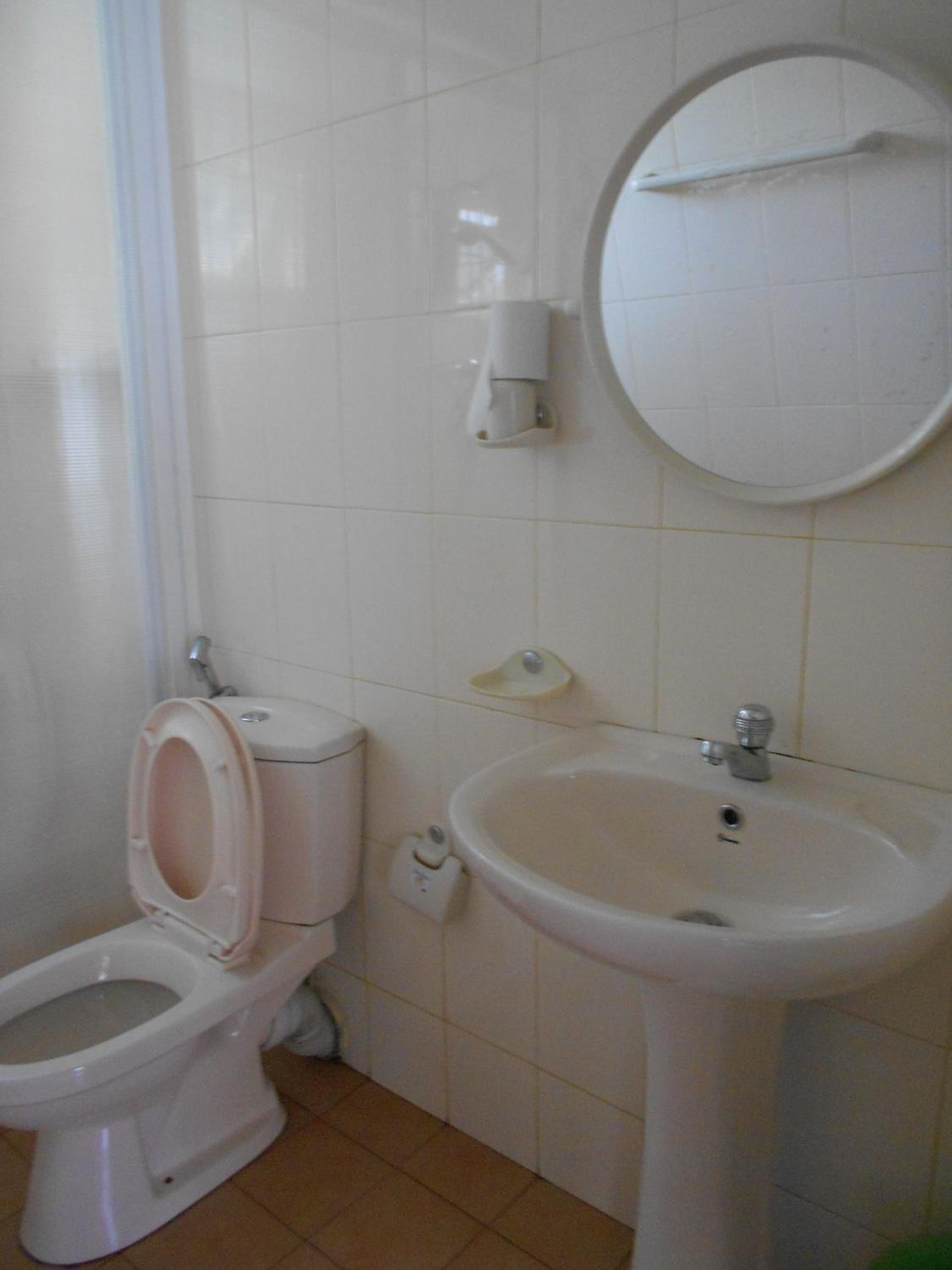 Basic Triple Room photo 2