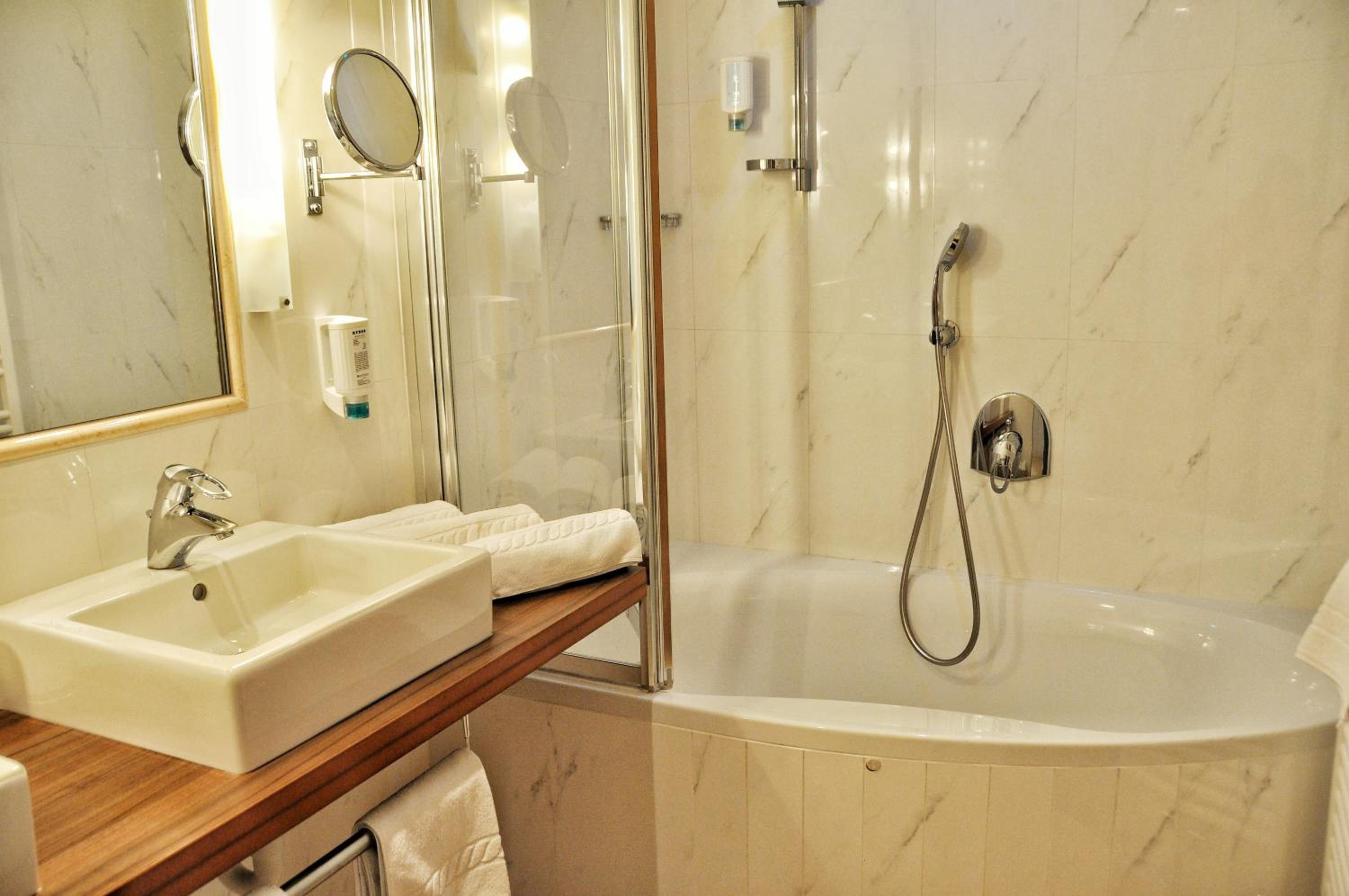 Deluxe Double Room - Photo 4