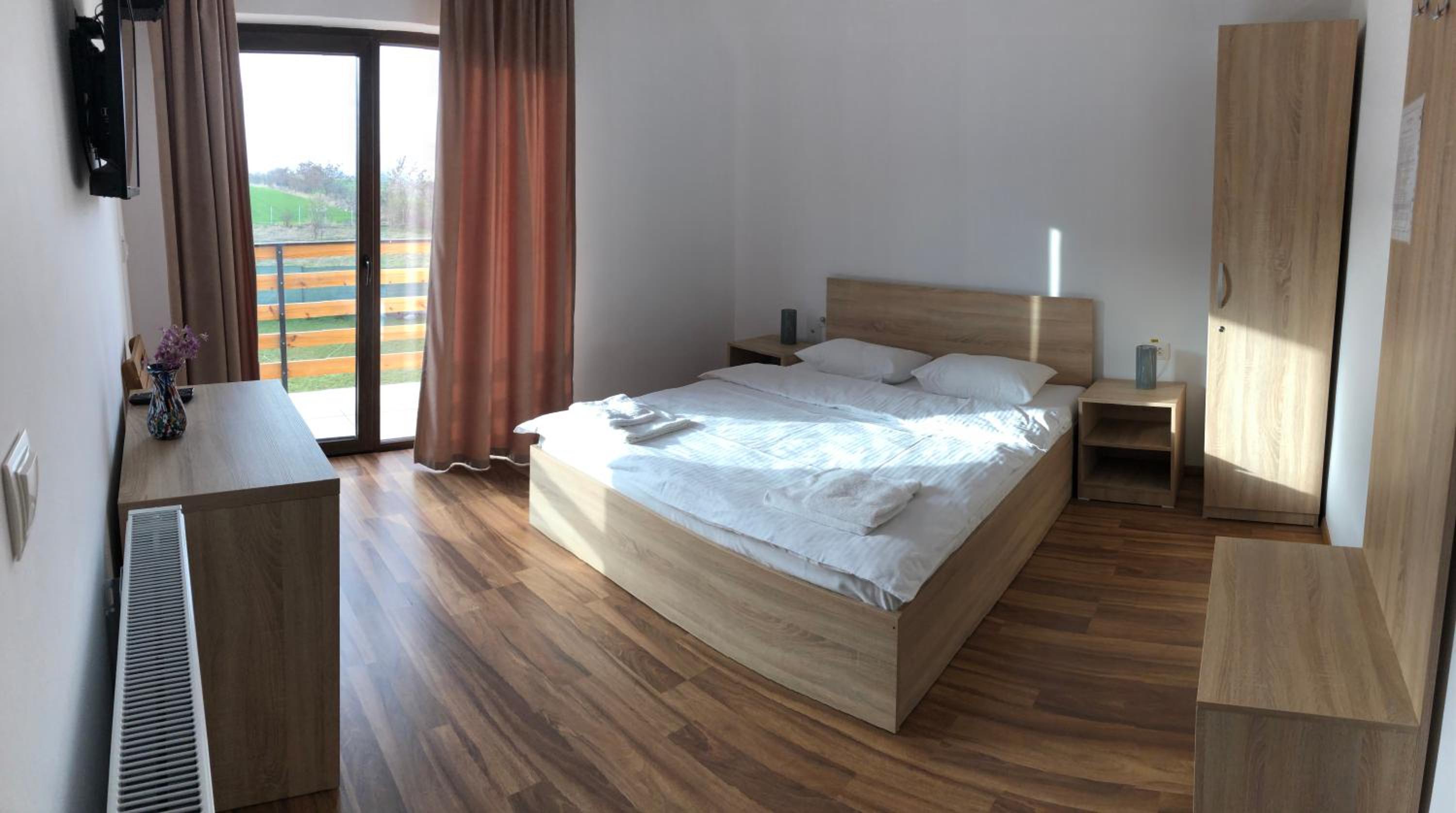 Double Room - Photo 3
