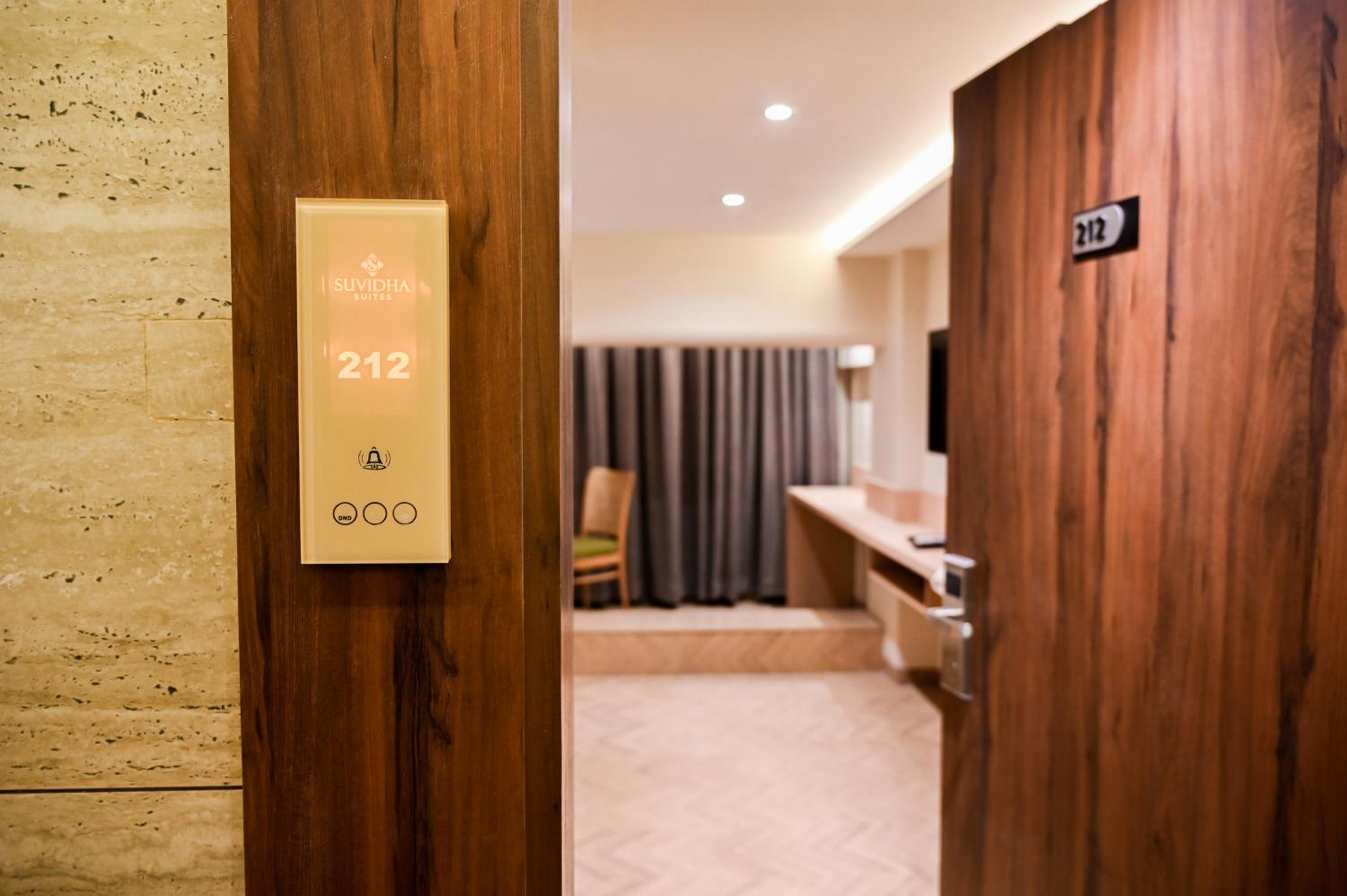 Deluxe Room - Photo 14