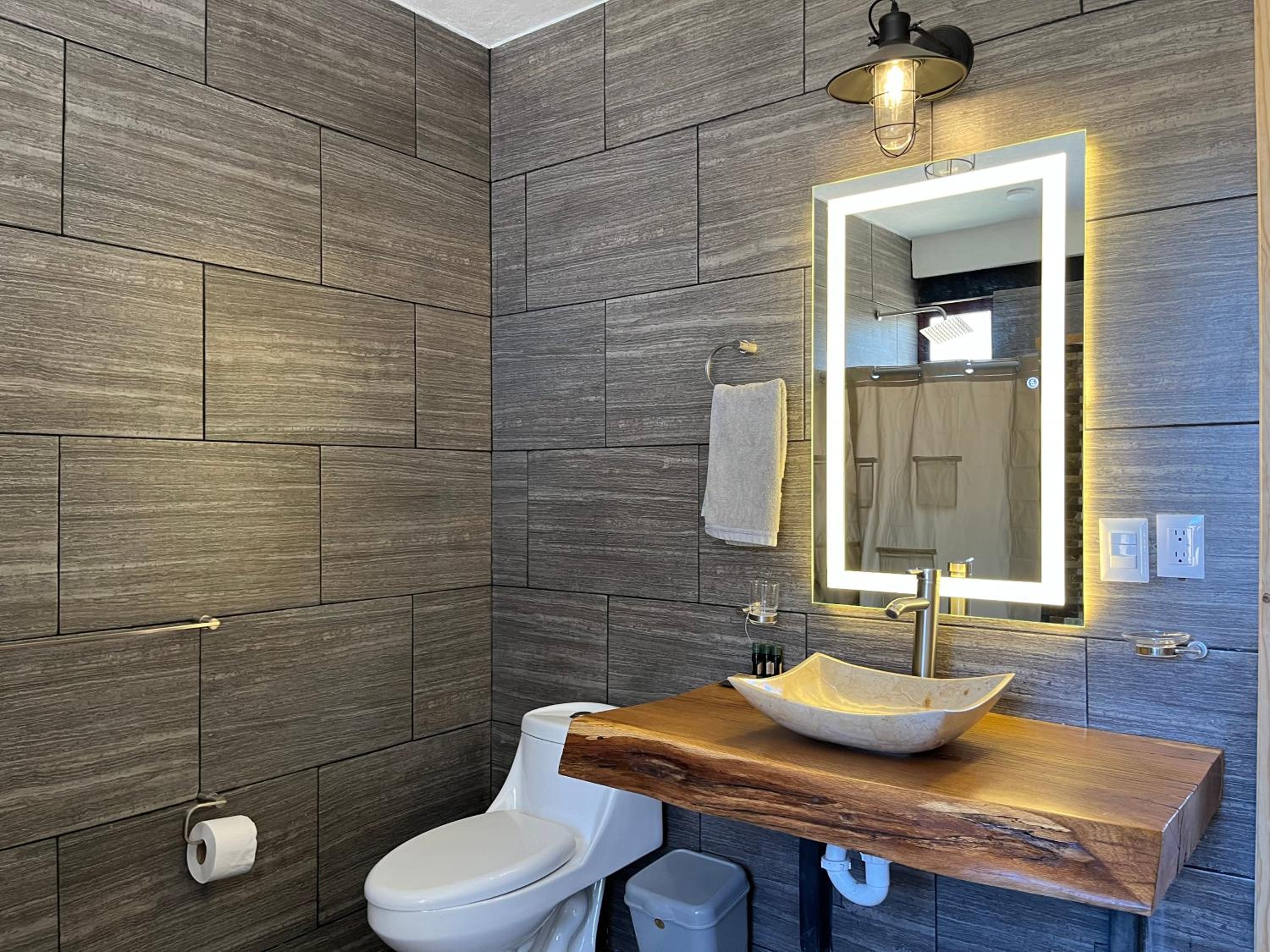 Two-Bedroom House - Photo 17