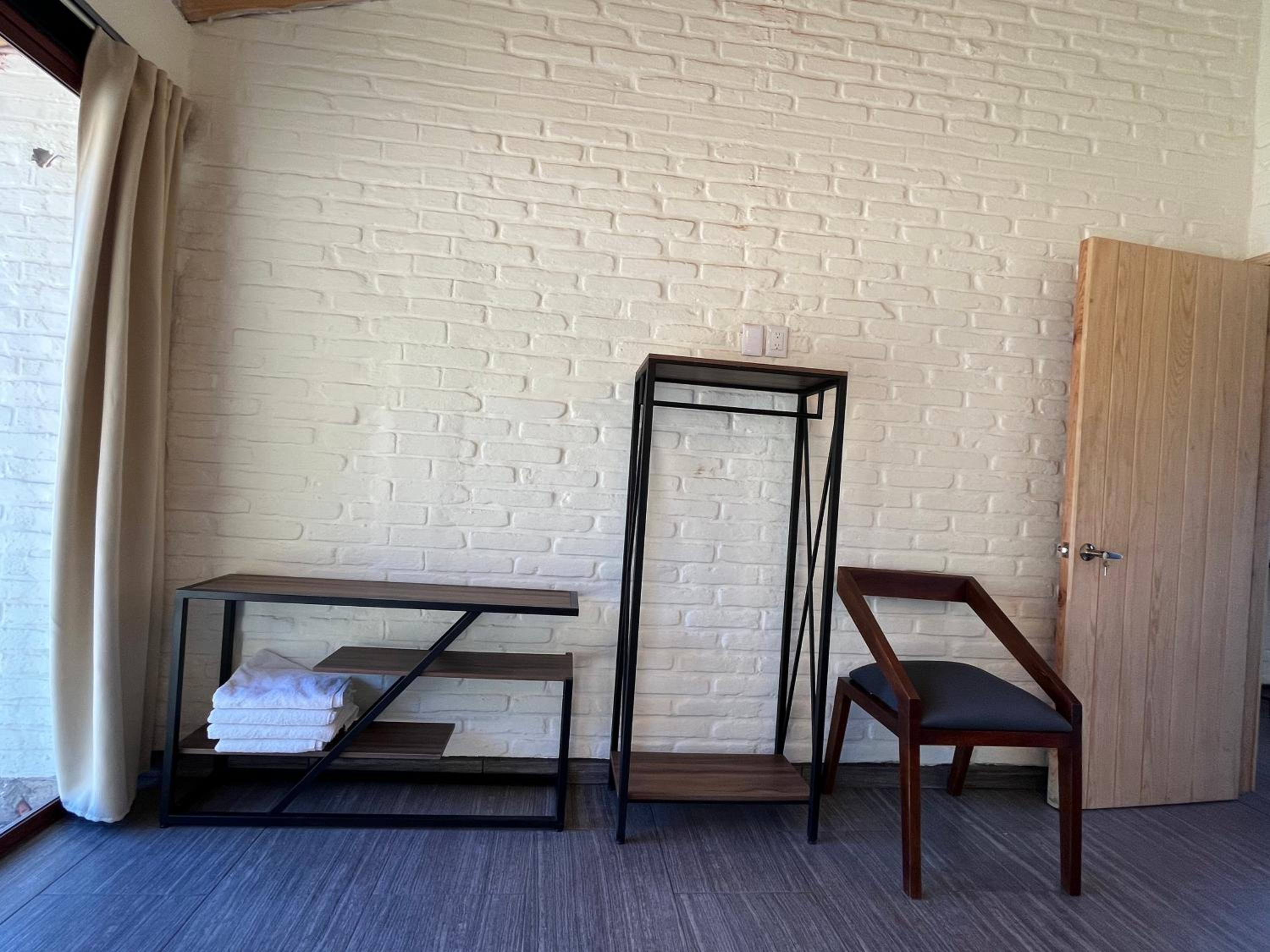 Two-Bedroom House - Photo 11