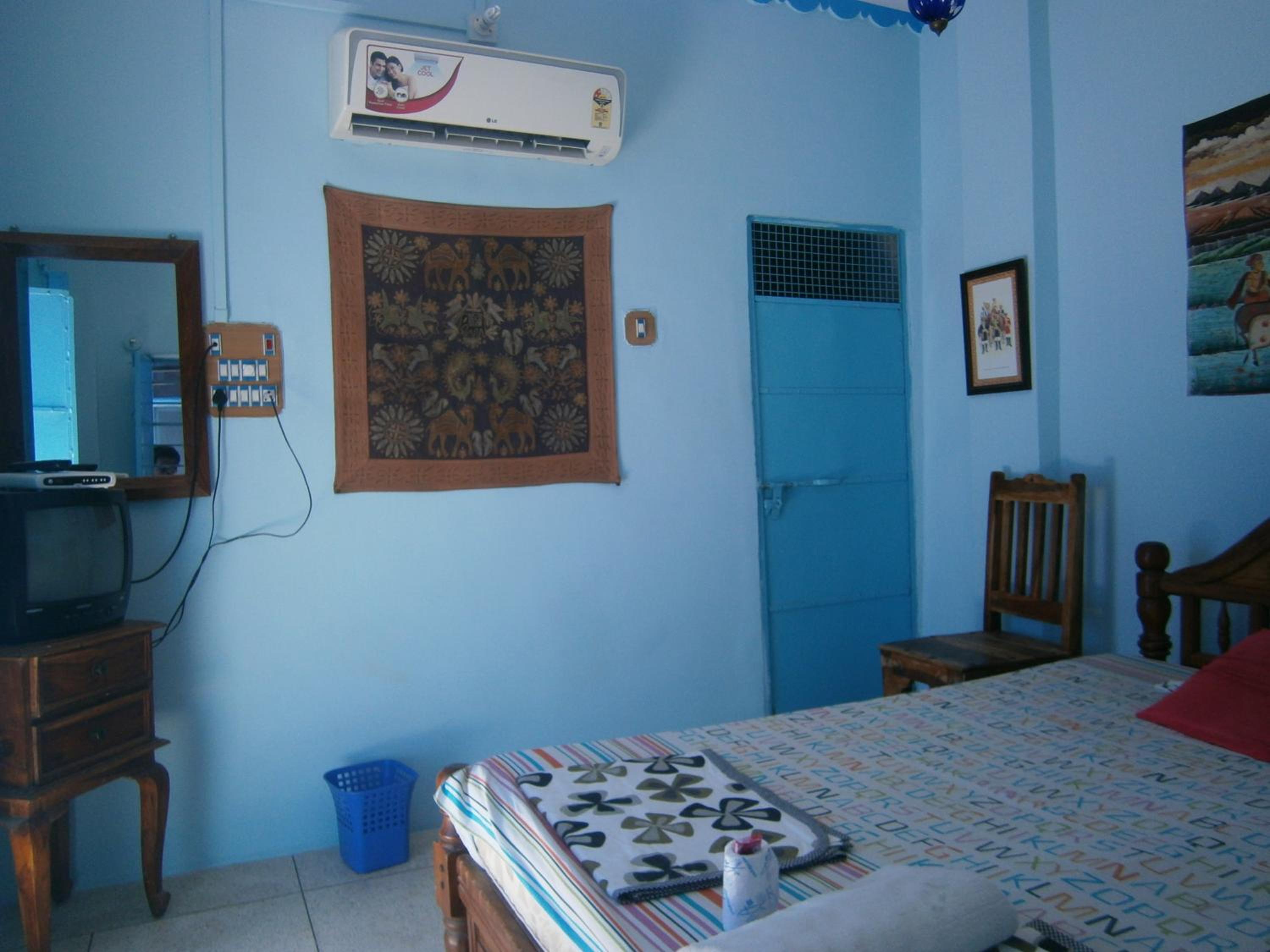 Economy Double Room photo 3