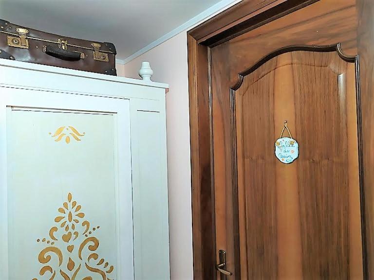 One-Bedroom House - Photo 19