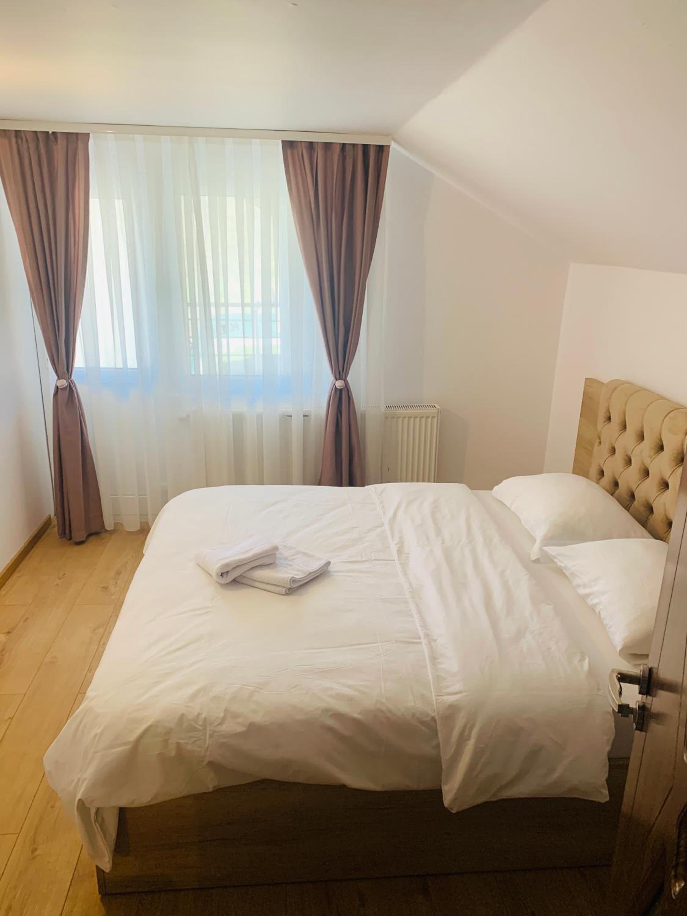 Double Room with Private Bathroom photo 2
