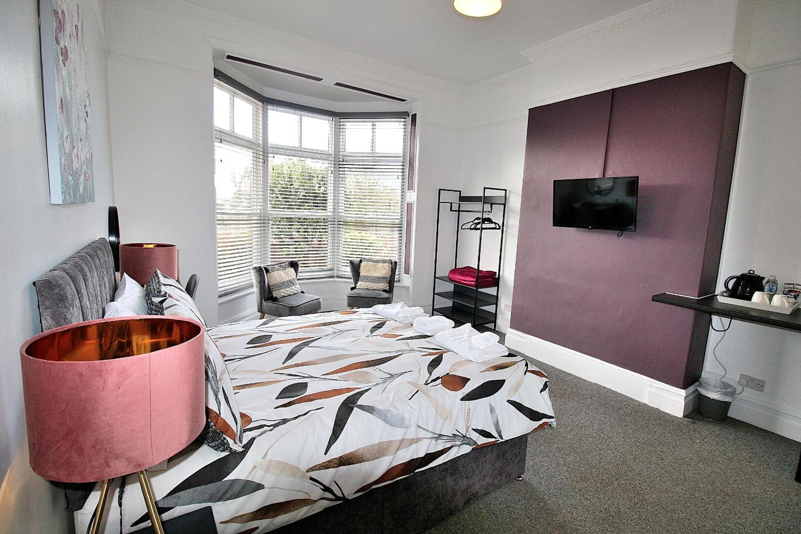 Double Room with Shared Bathroom photo 3