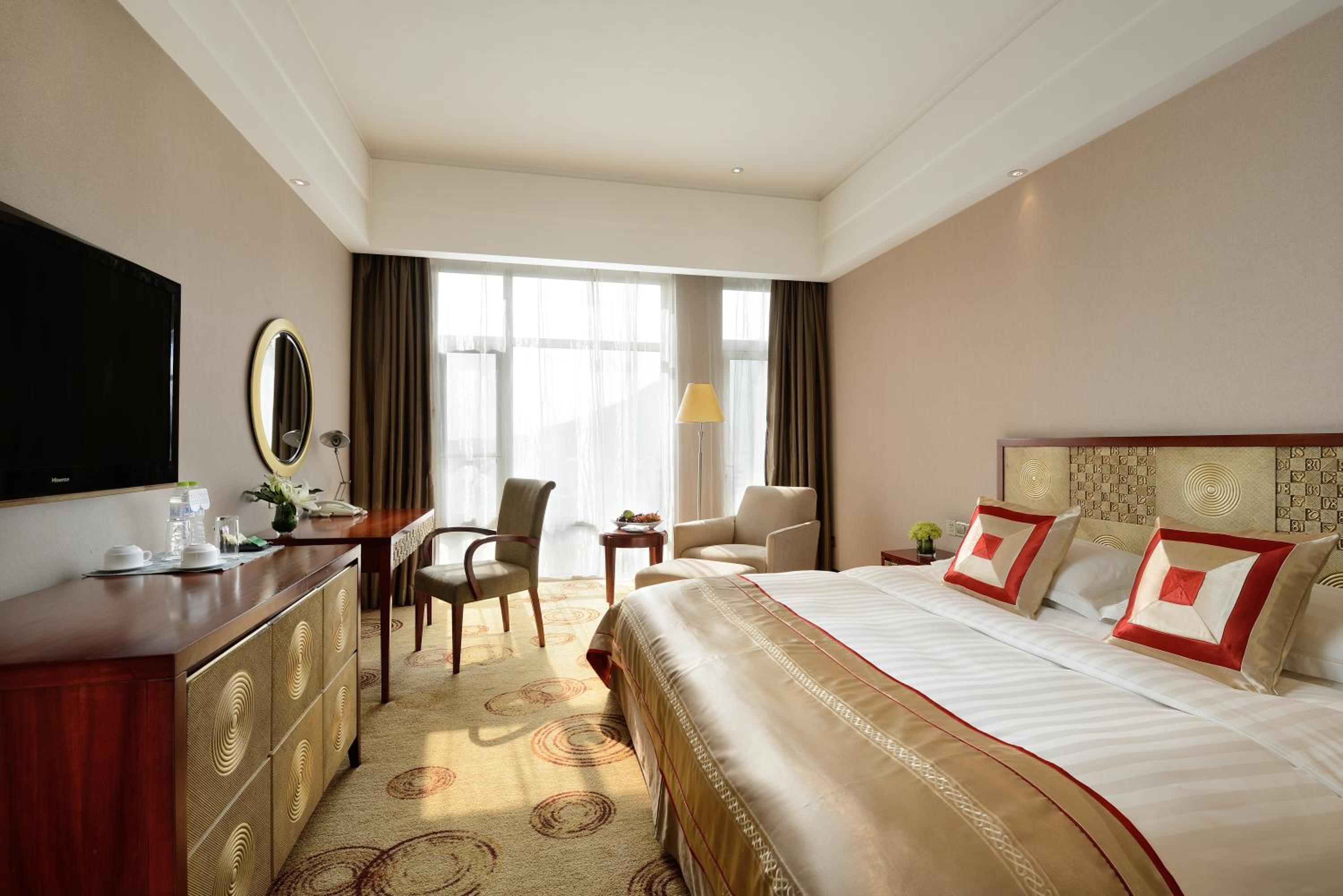 Standard King Room - Non-Smoking