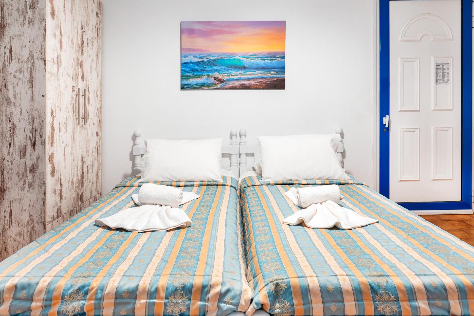 Two-Bedroom Apartment with Balcony and Sea View photo 3