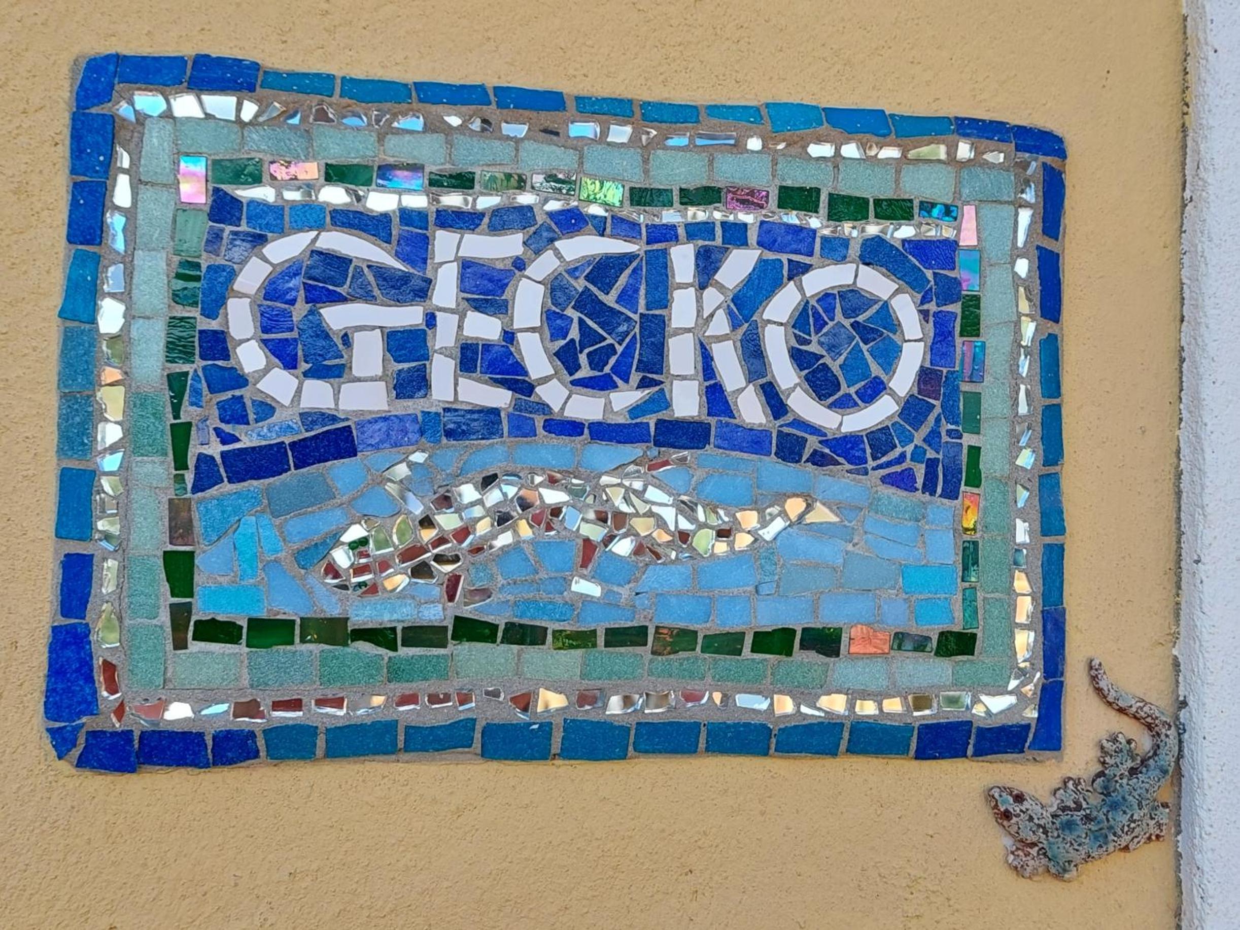 One-Bedroom House - Photo 35