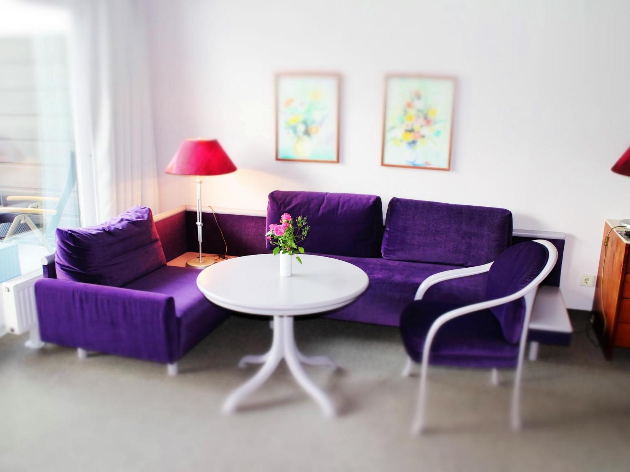 Superior Family Room - Photo 6