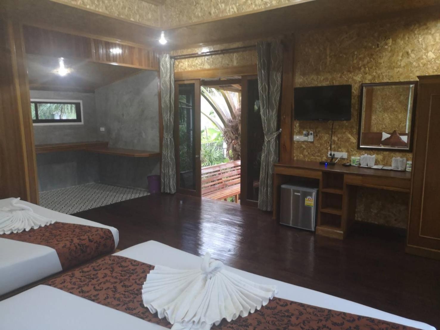 Family Villa with Pool Access photo 3