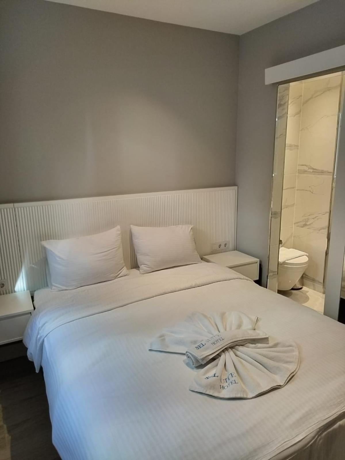 Economy Double Room - Basement photo 3