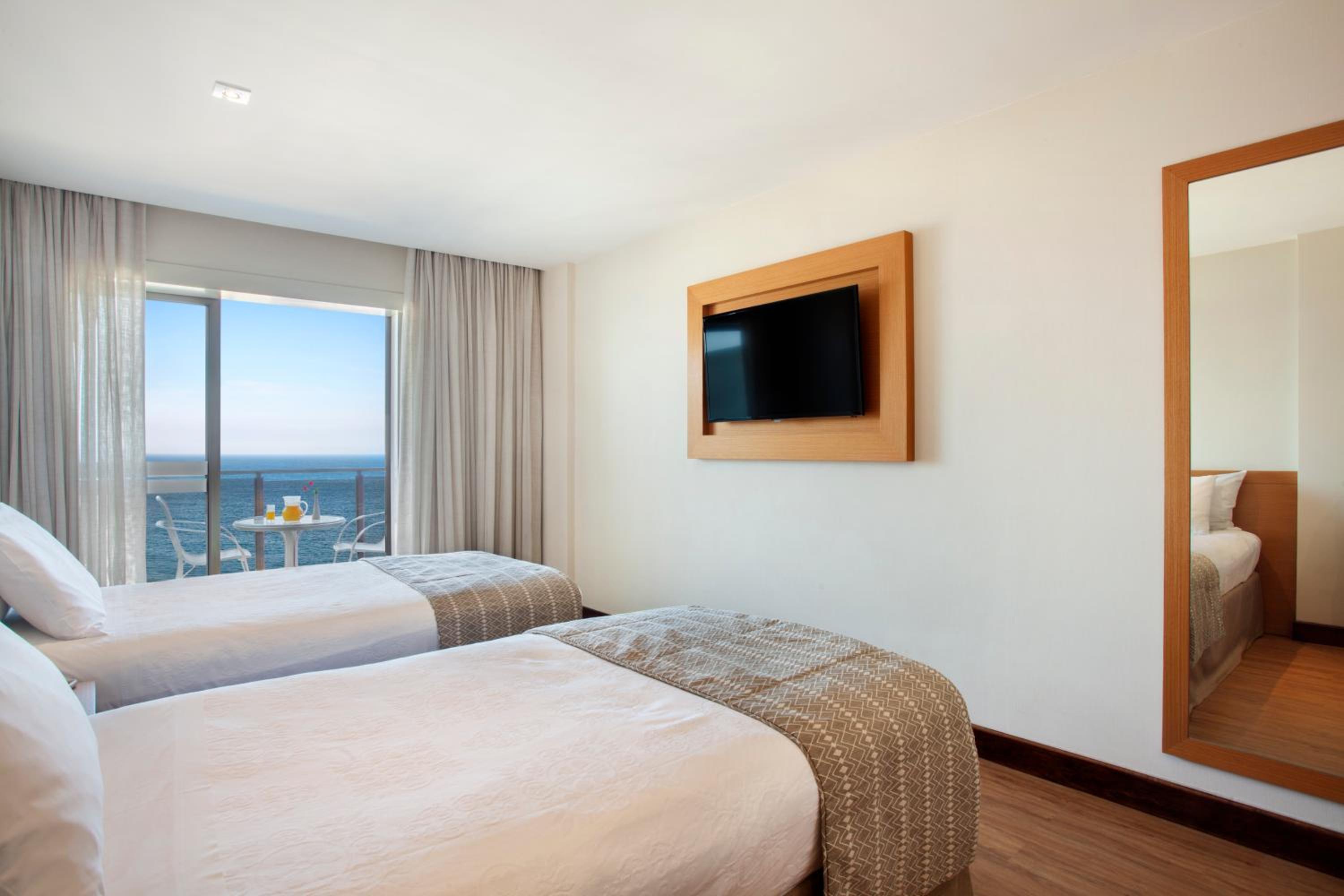 Executive Superior Twin Room thumbnail 5