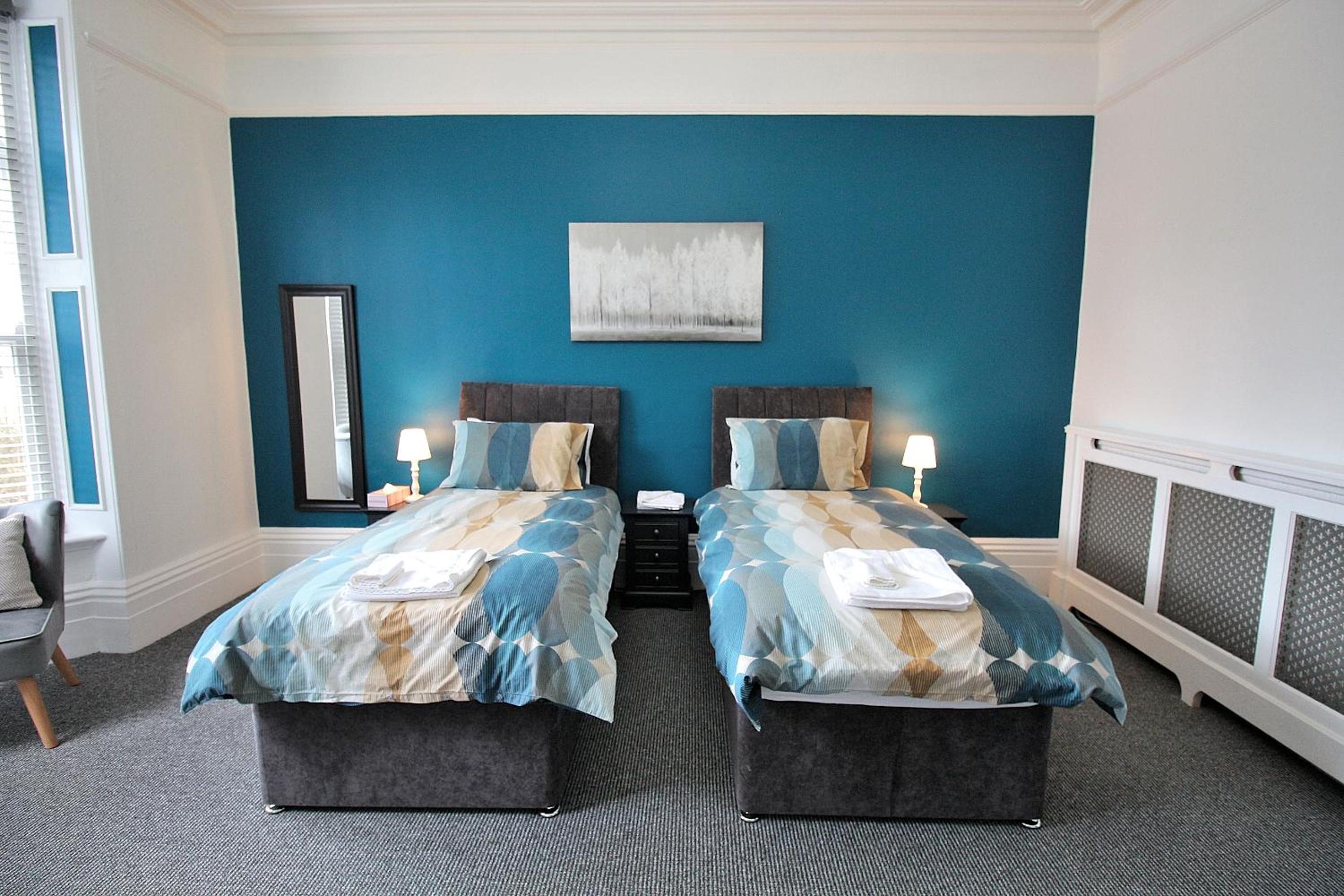 Twin Room with Shared Bathroom photo 1