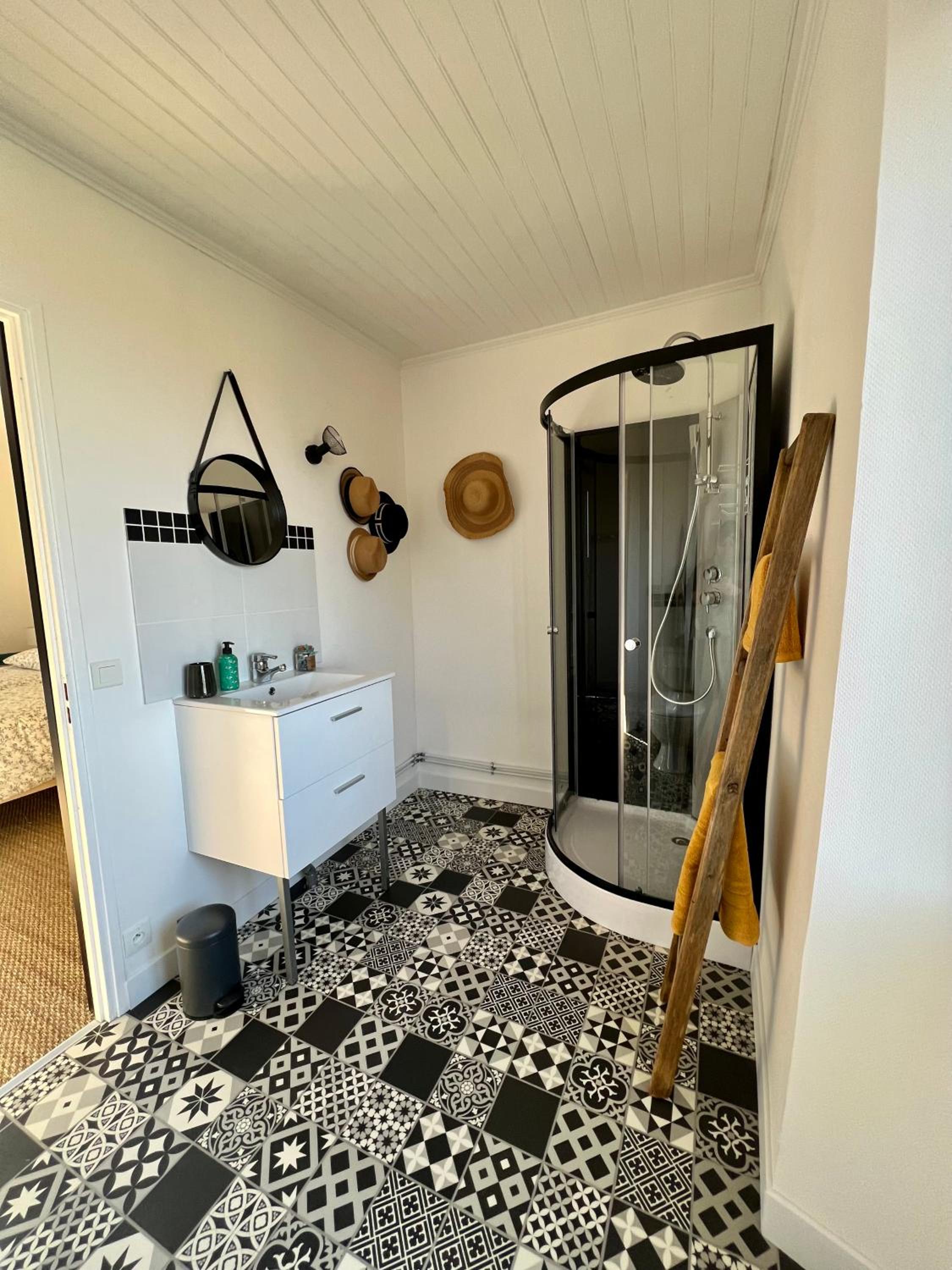 Double Room - Photo 2