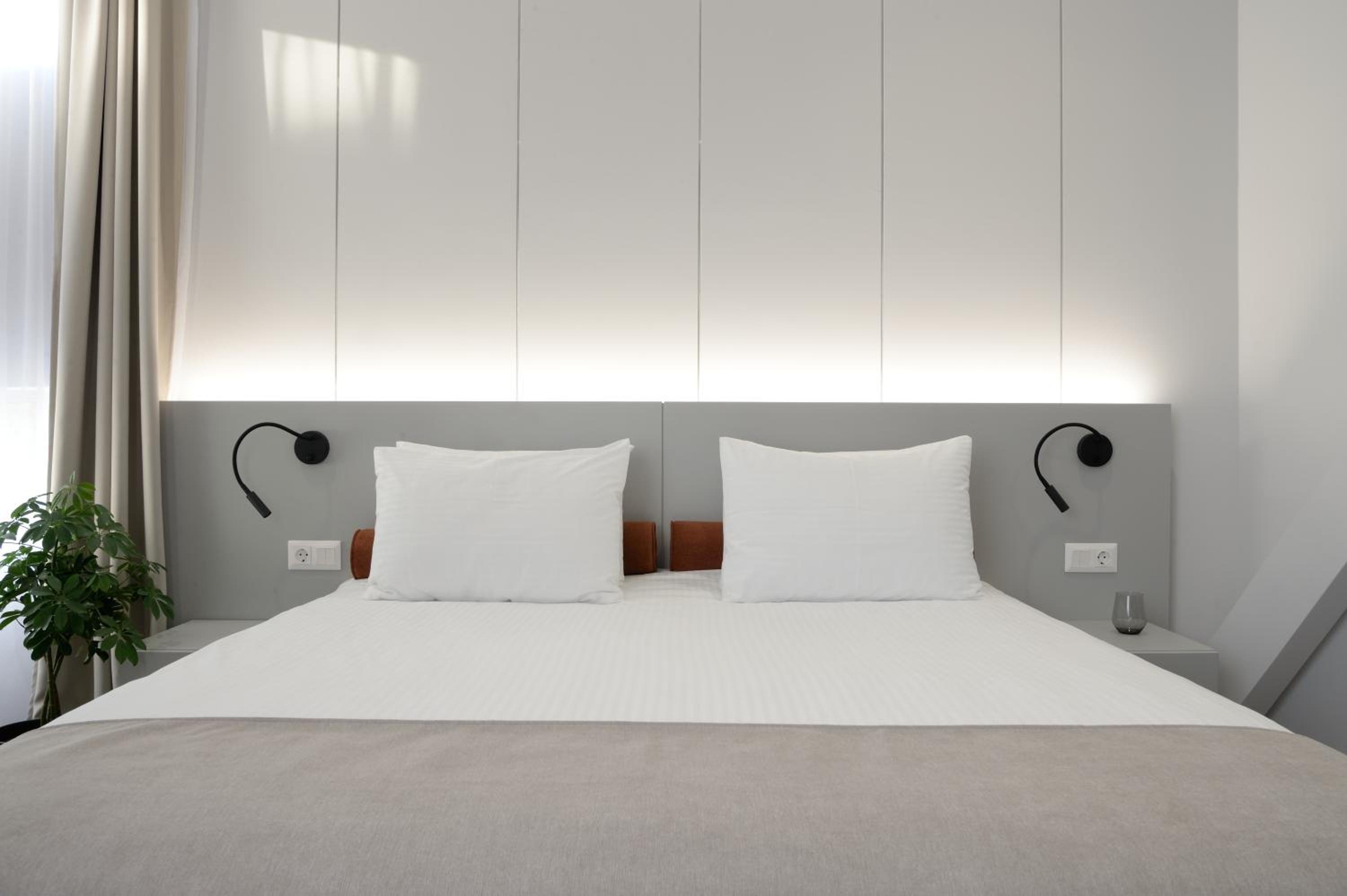 Double Room - Photo 9