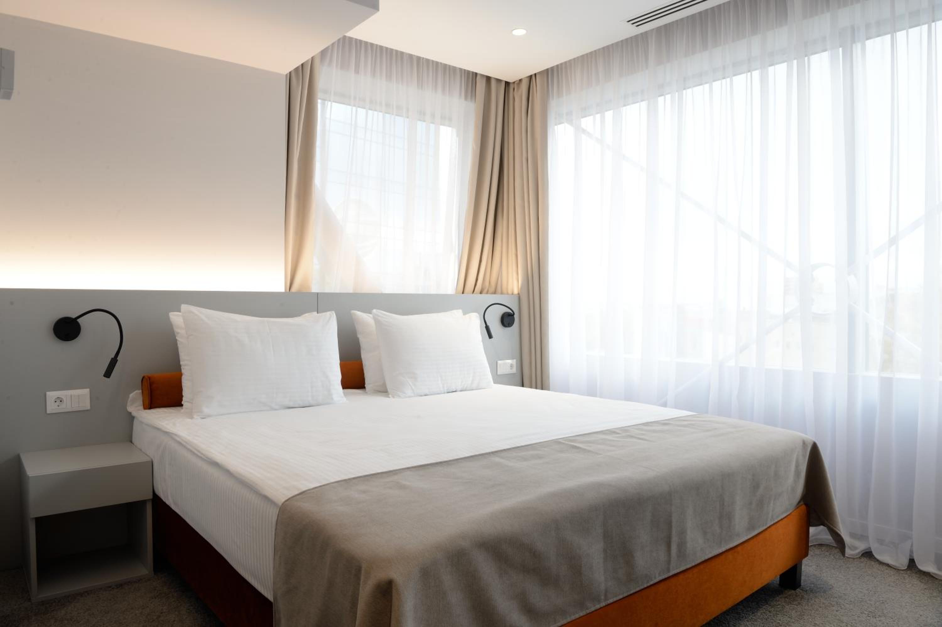 Double Room - Photo 3